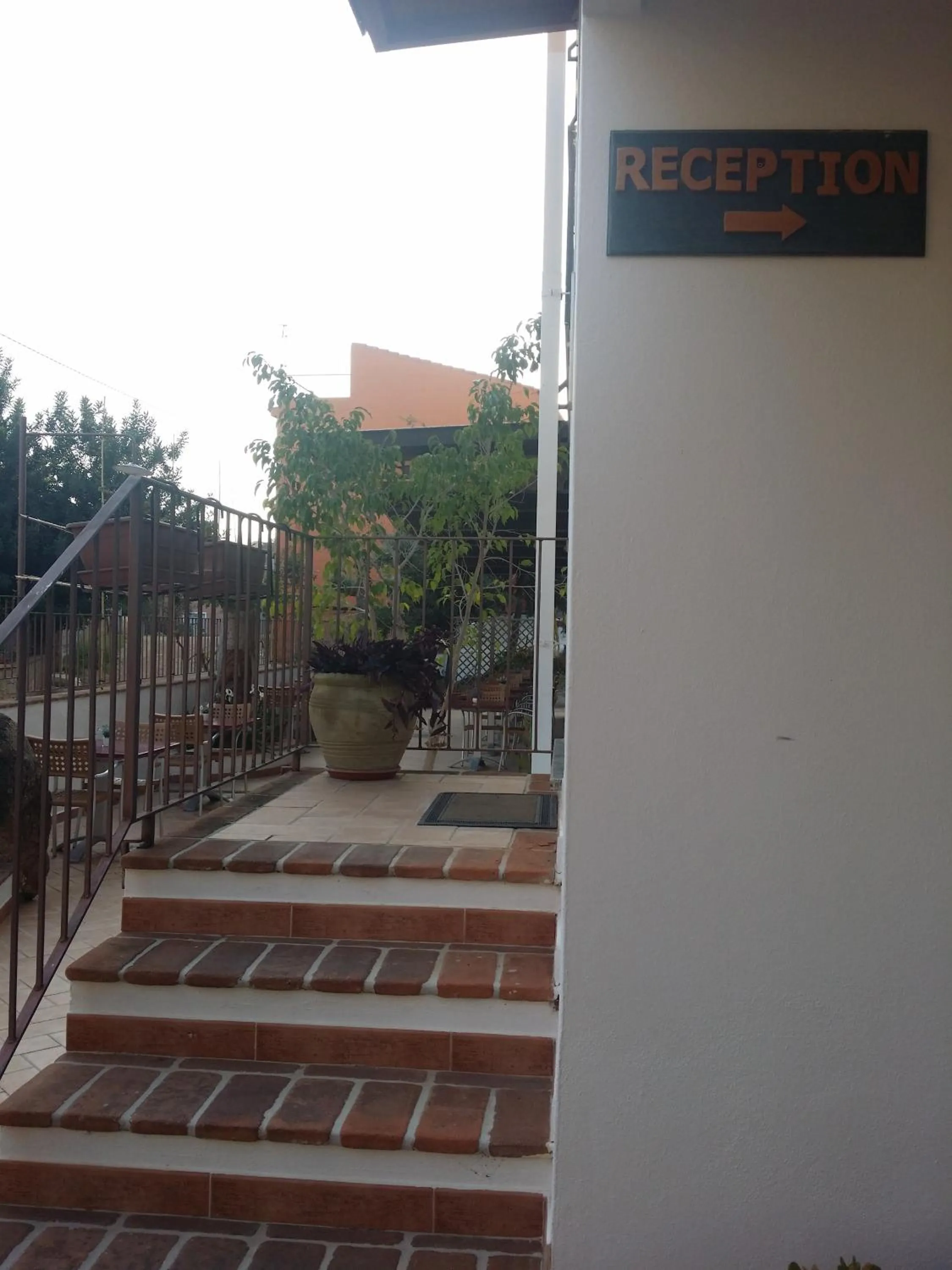 Facade/entrance in Hotel Plammas