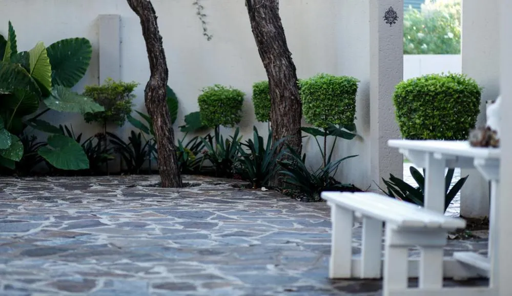 Garden in The Hedge Guesthouse