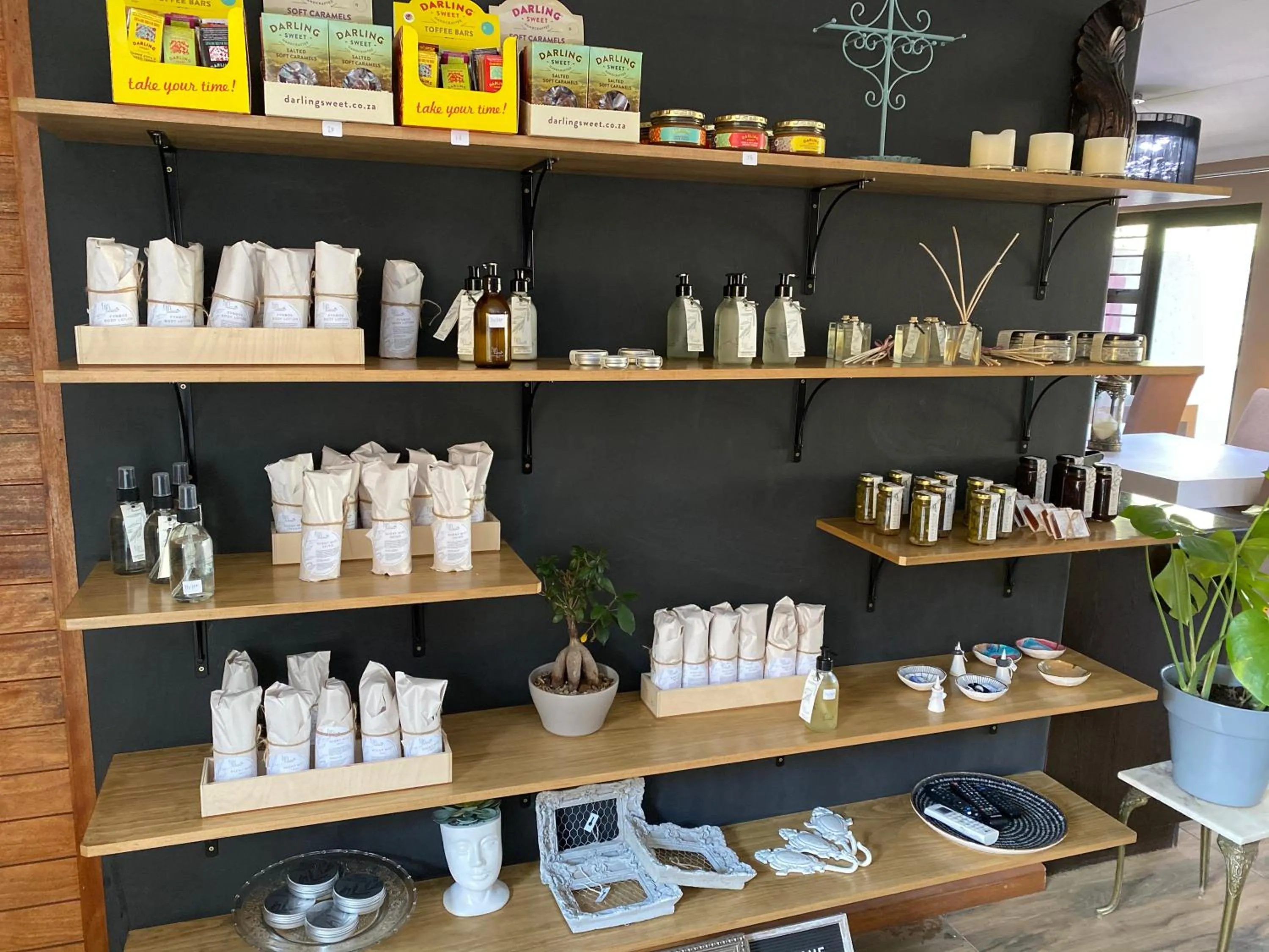 Lobby or reception in The Hedge Guesthouse