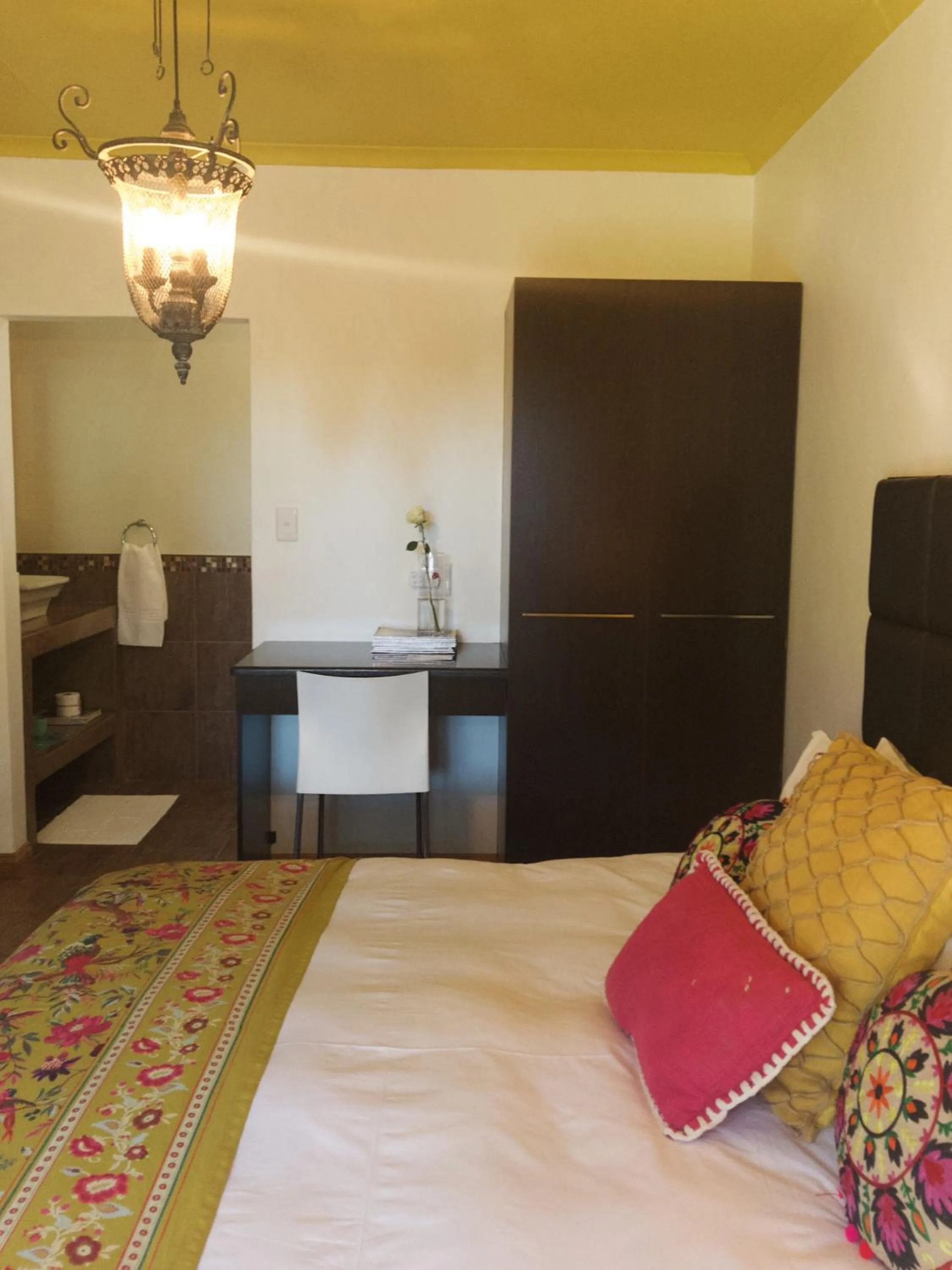 Bedroom, Bed in The Hedge Guesthouse