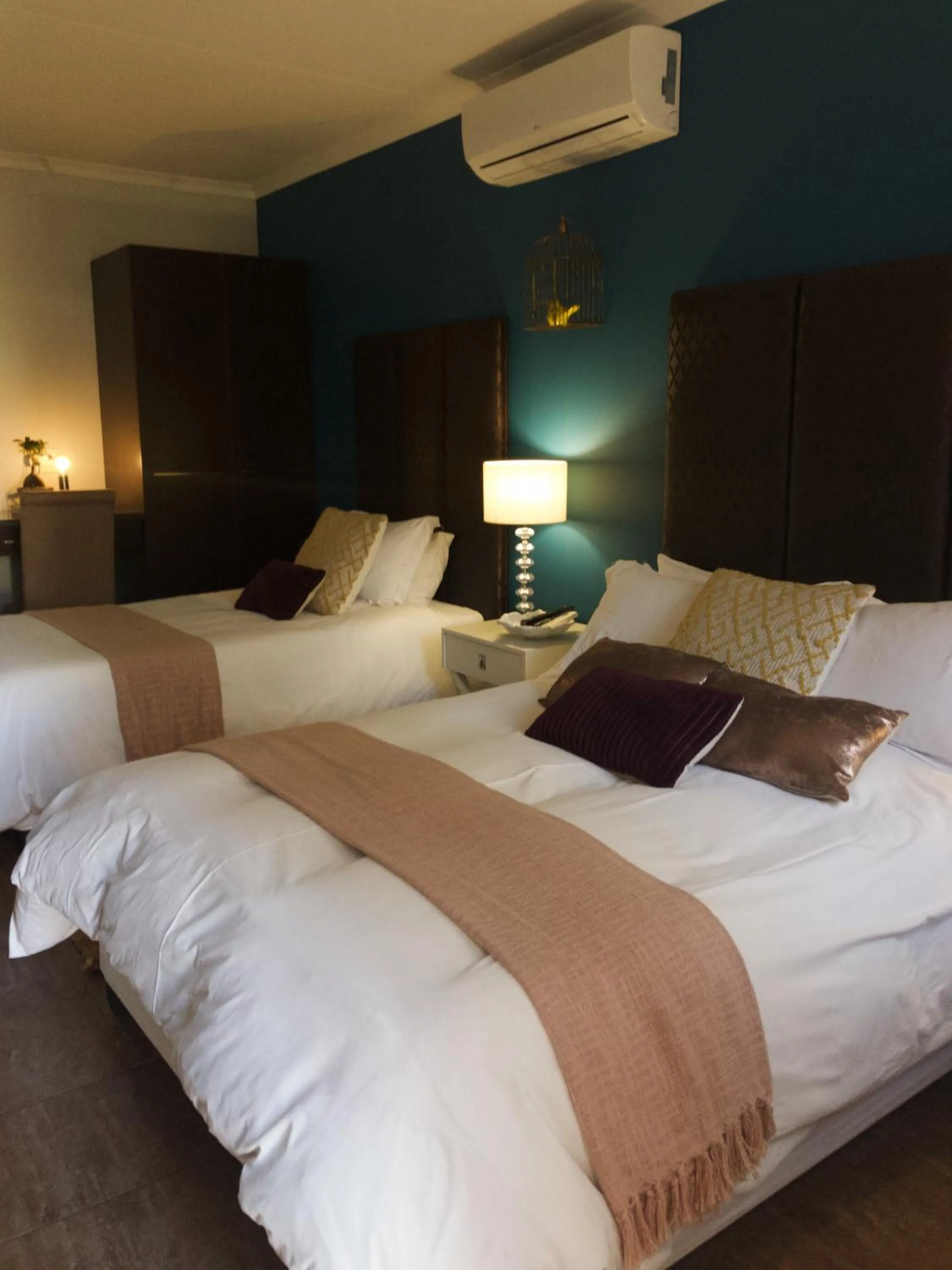 Bedroom, Bed in The Hedge Guesthouse