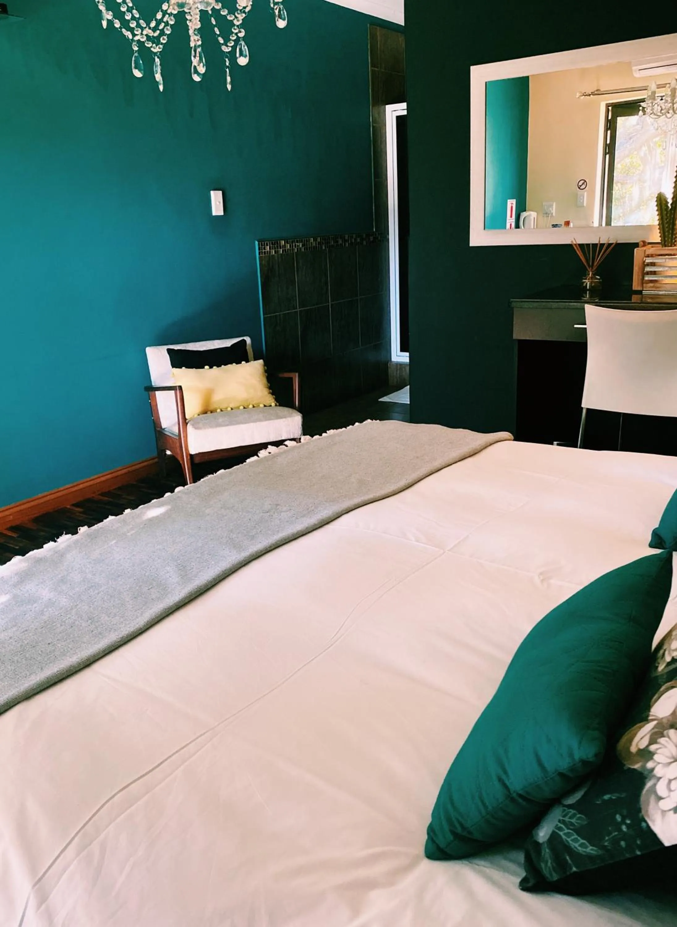 Bedroom, Bed in The Hedge Guesthouse