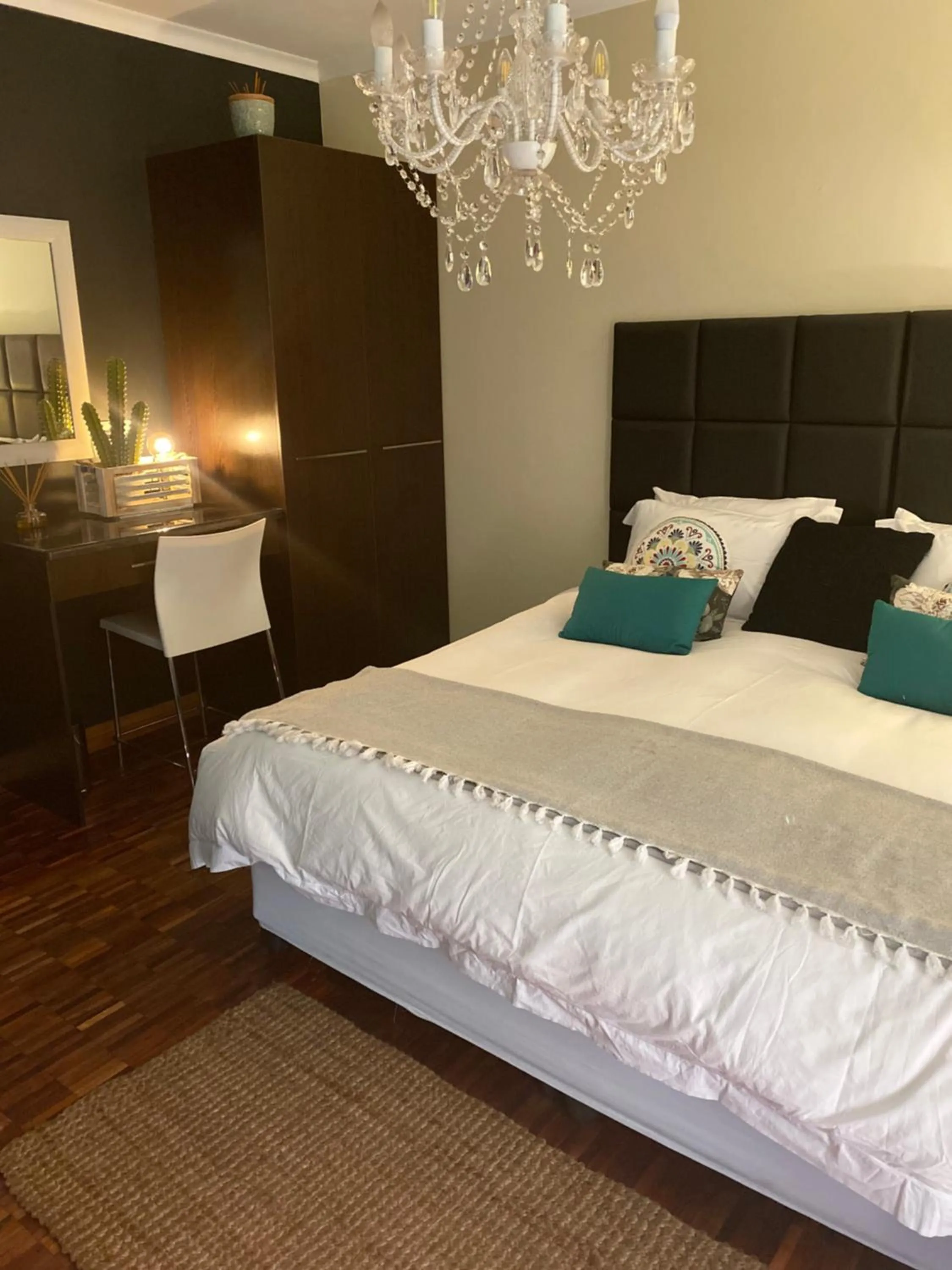 Bedroom, Bed in The Hedge Guesthouse