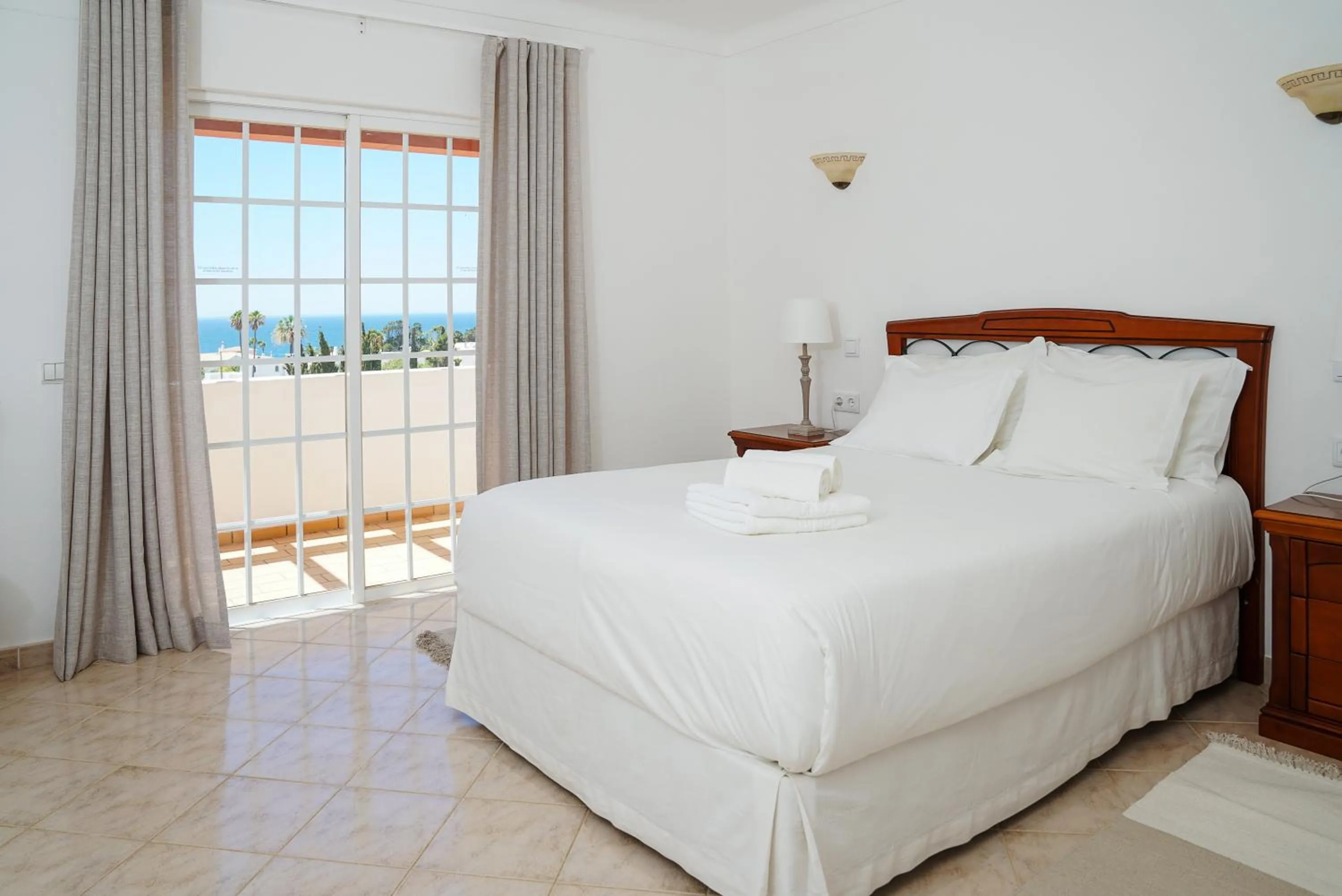 Bedroom, Bed in Moradias Villas Rufino