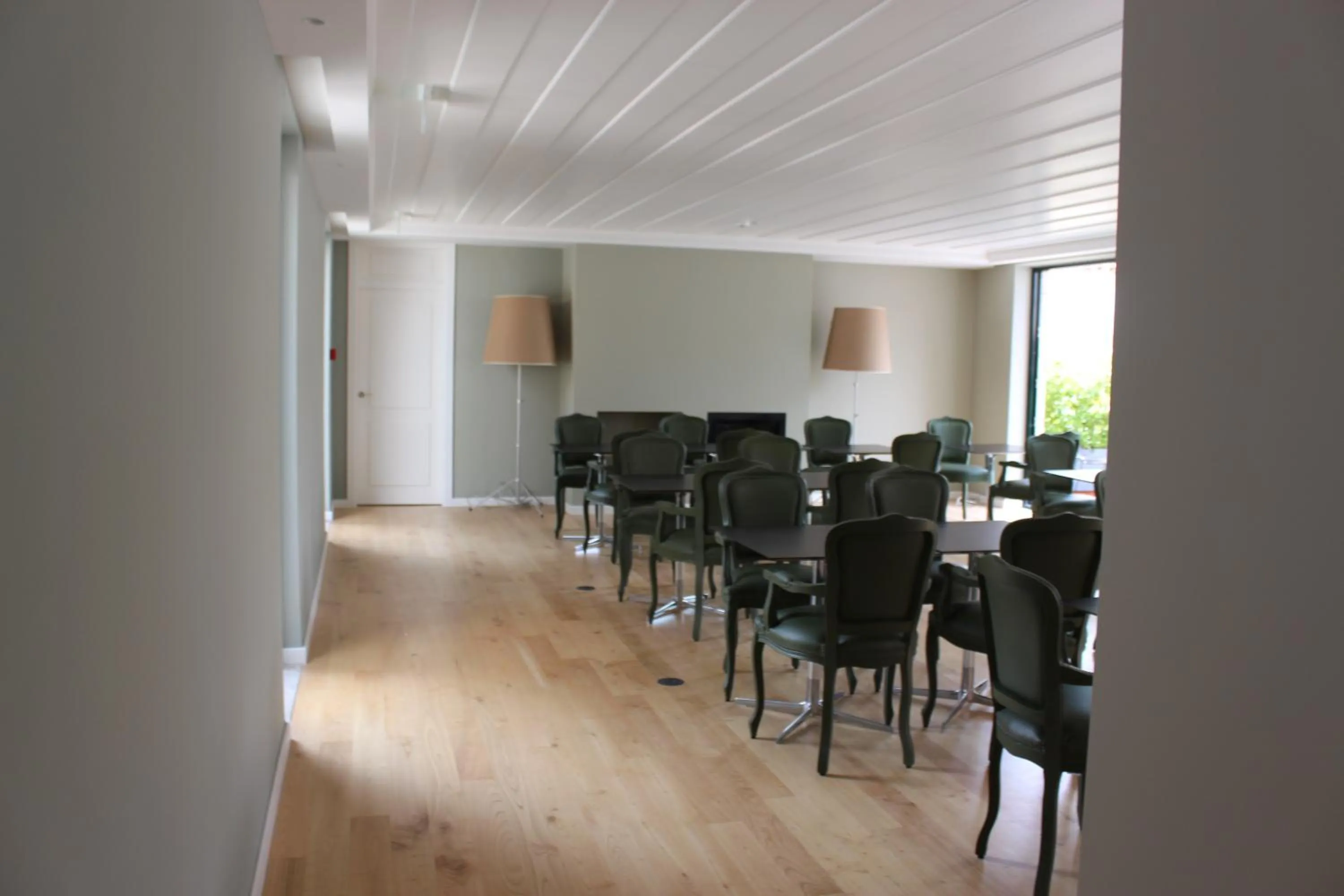 Communal lounge/ TV room in Hotel Medieval® de Penedono