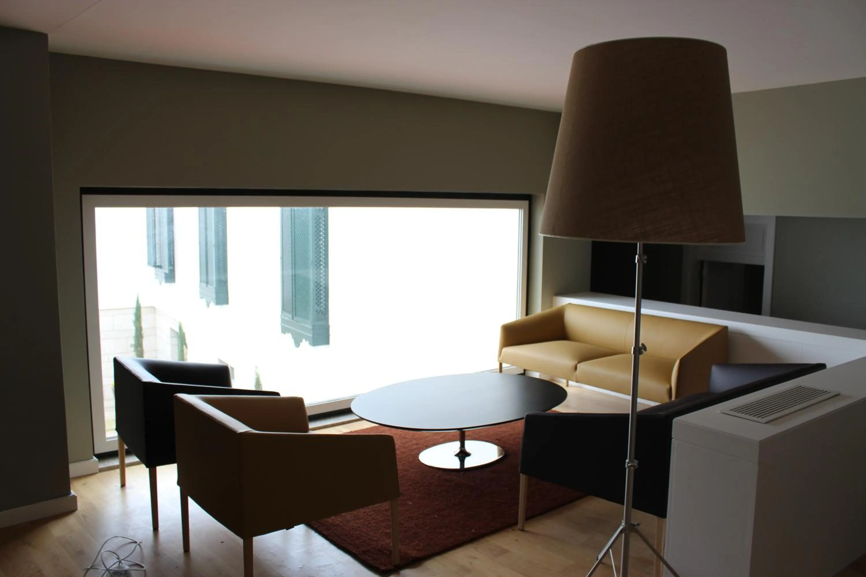 Communal lounge/ TV room in Hotel Medieval® de Penedono