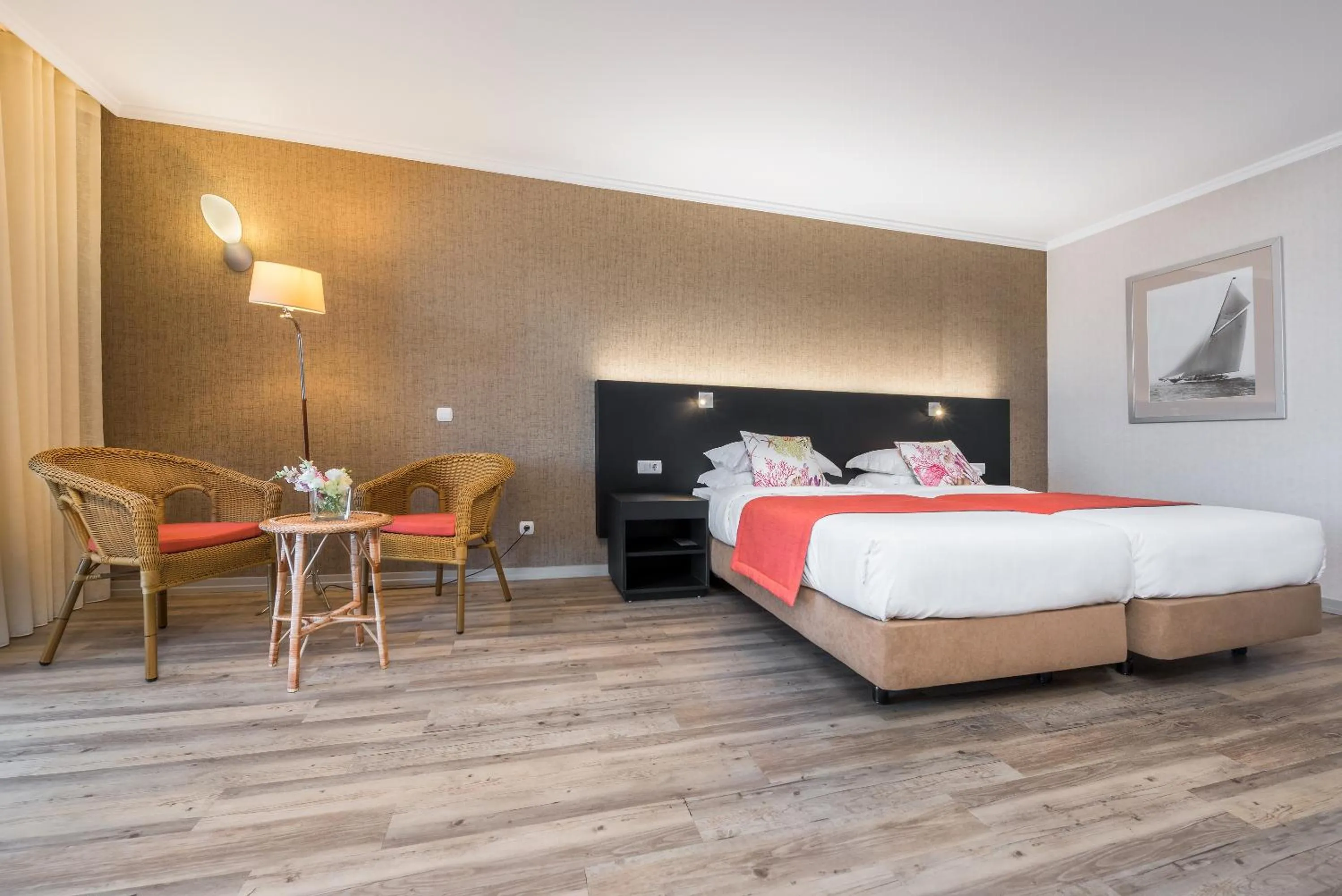 Bedroom, Bed in Enotel Sunset Bay