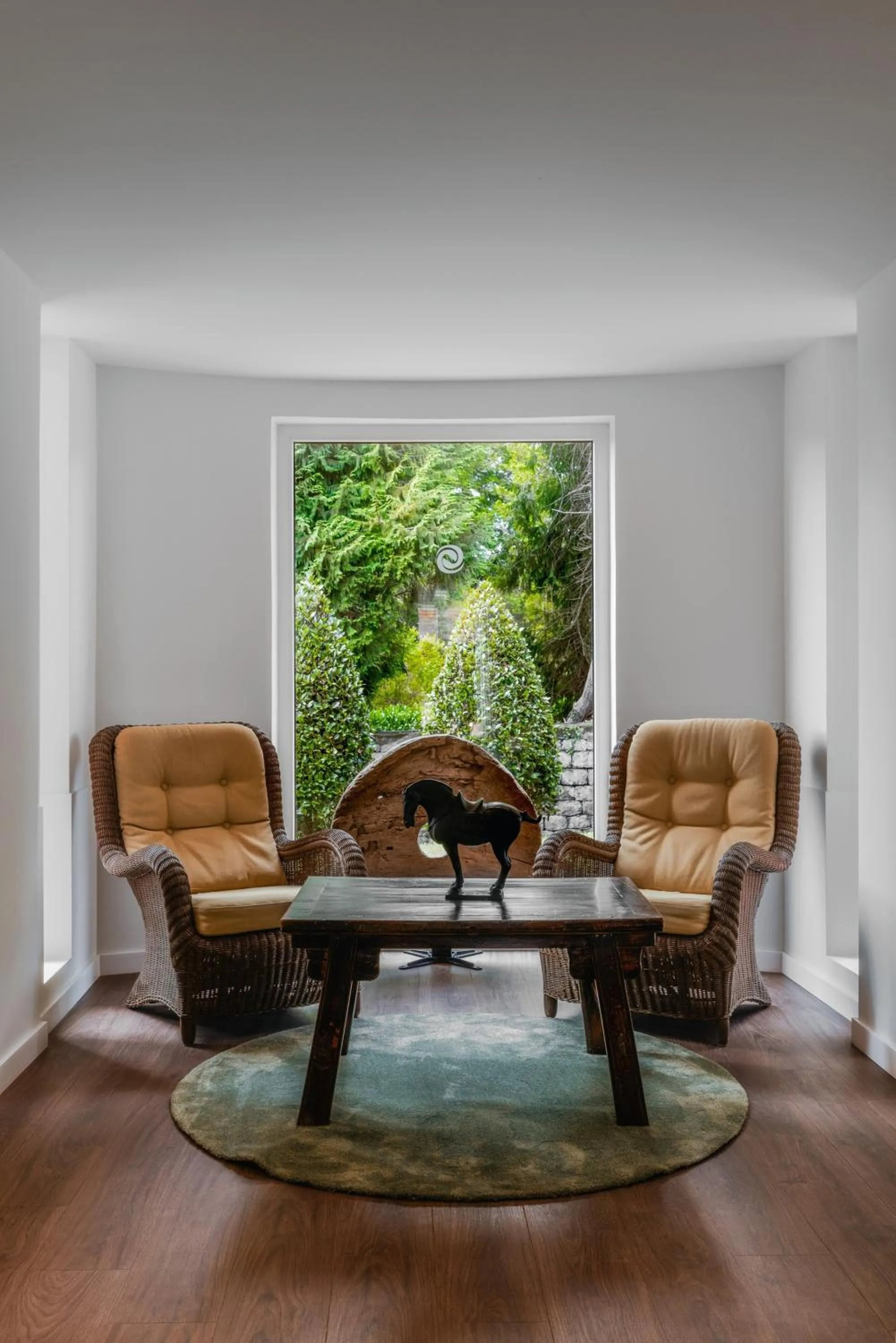 Seating area in Enotel Santo da Serra