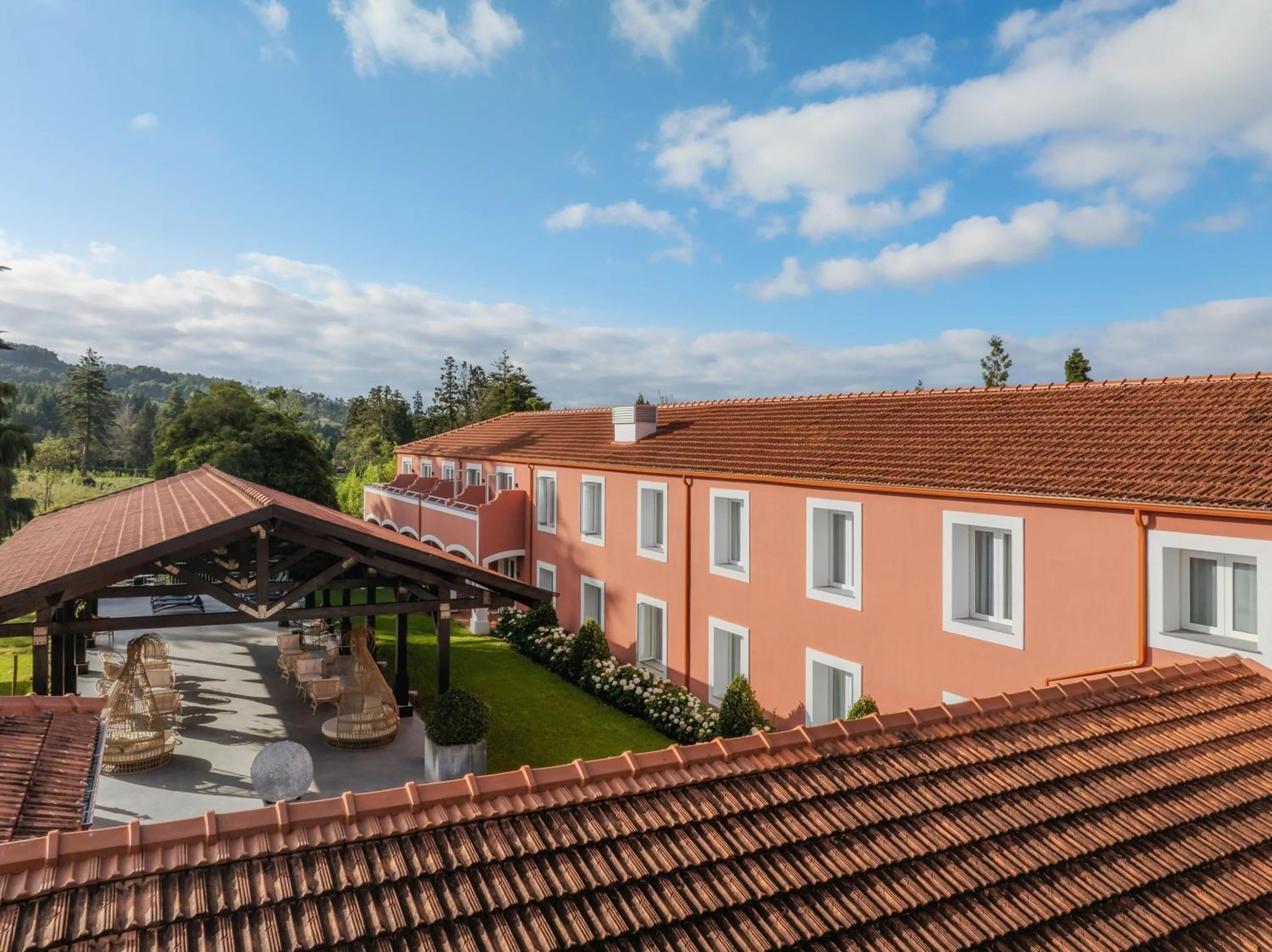 Property building in Enotel Santo da Serra