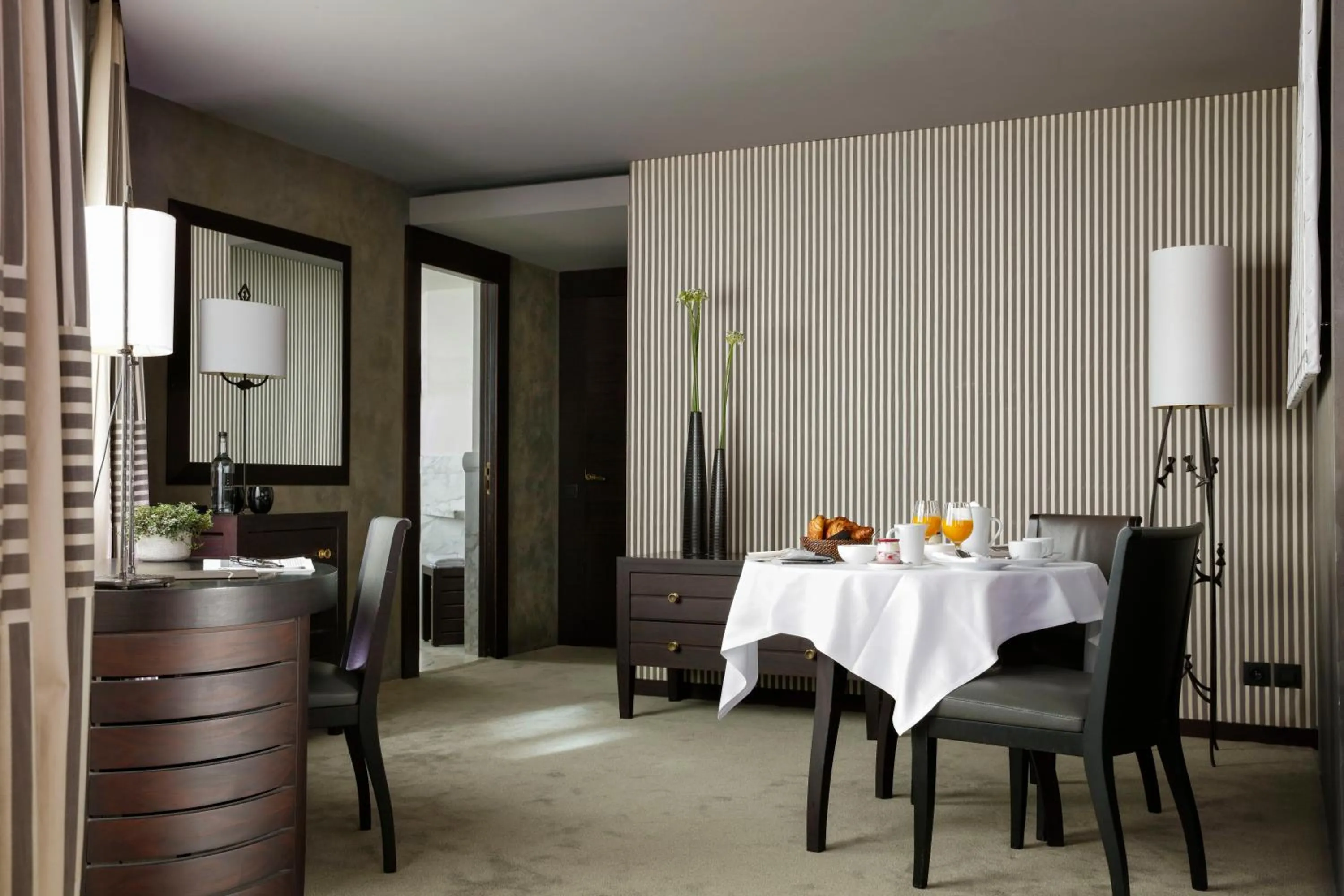 Dining area in Hotel Square