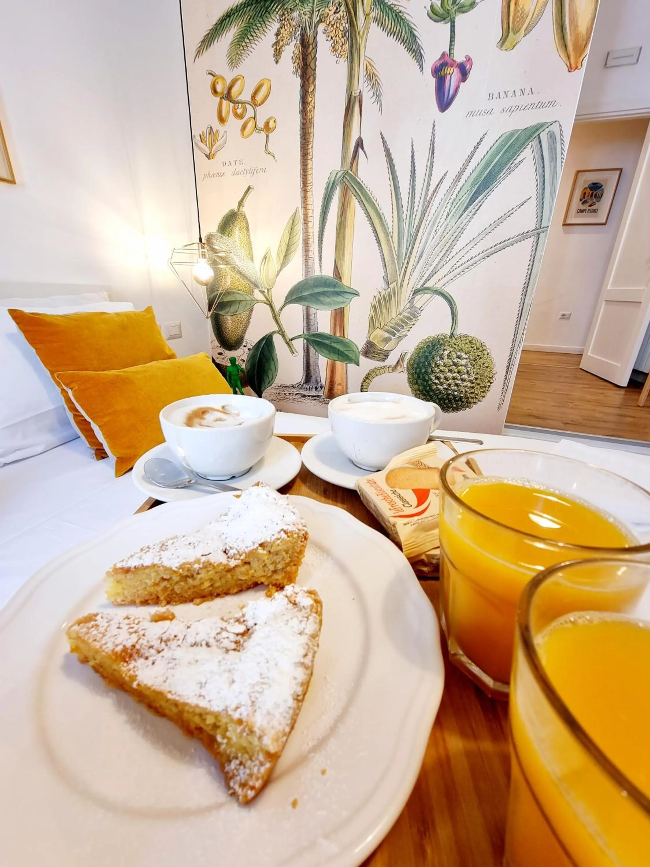 Photo of the whole room in Napoli Tree - Lungomare