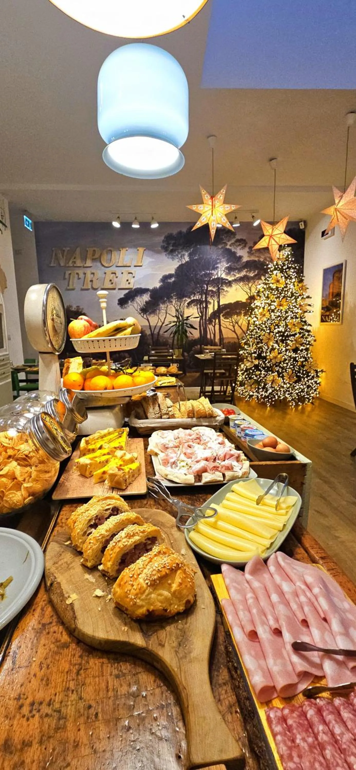 Breakfast in Napoli Tree - Lungomare