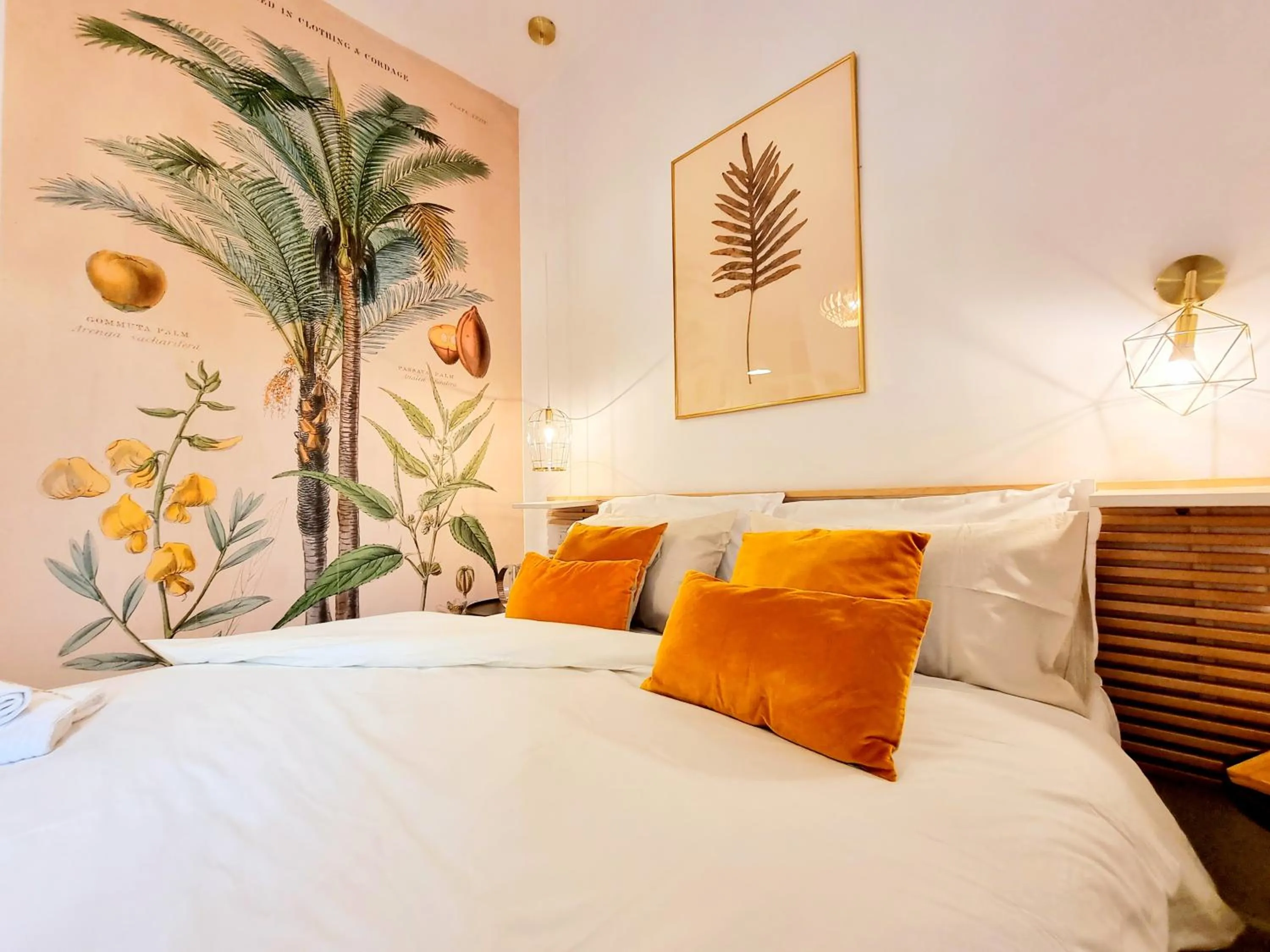 Photo of the whole room, Bed in Napoli Tree - Lungomare