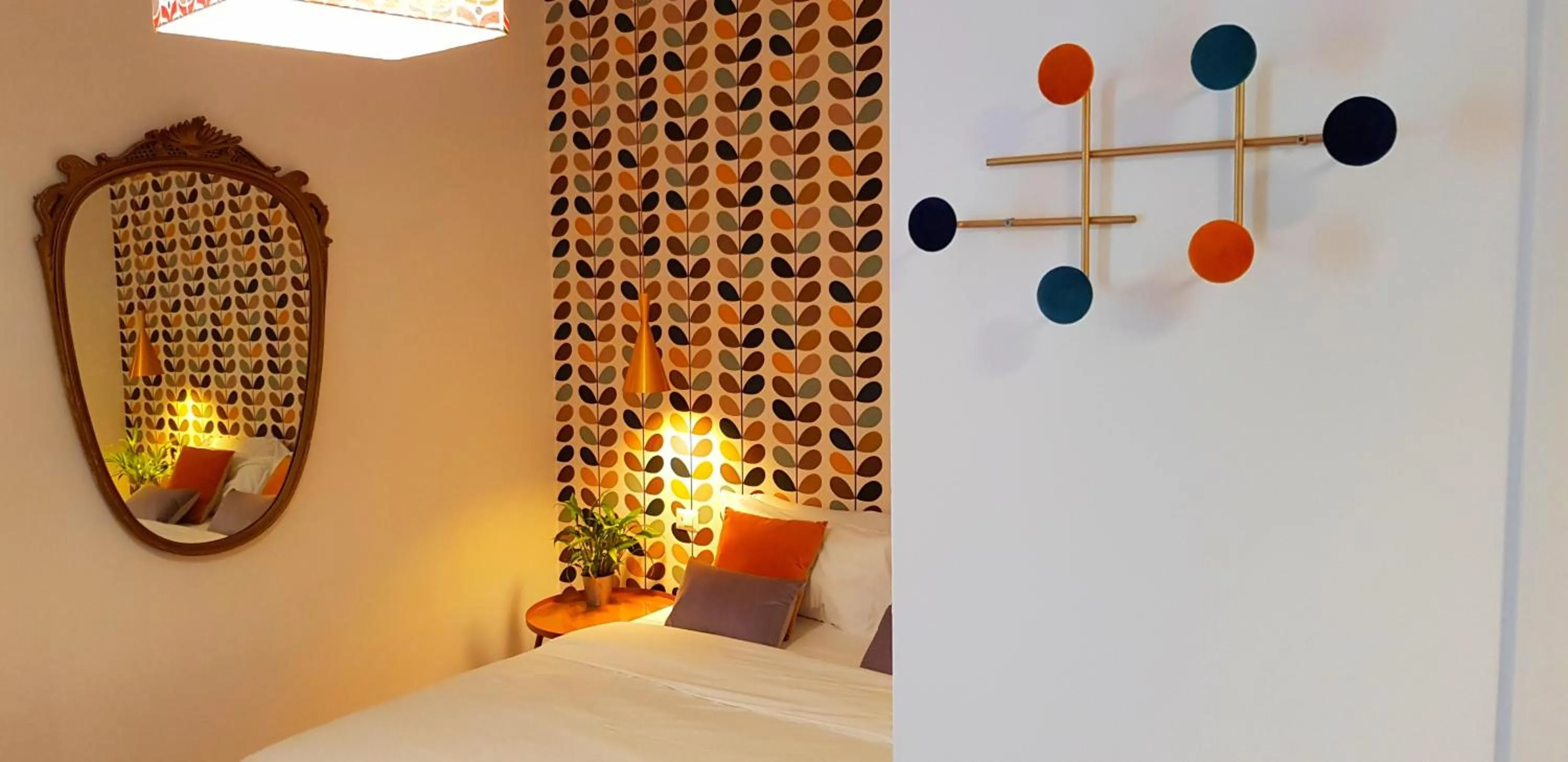 Decorative detail, Bed in Napoli Tree - Lungomare