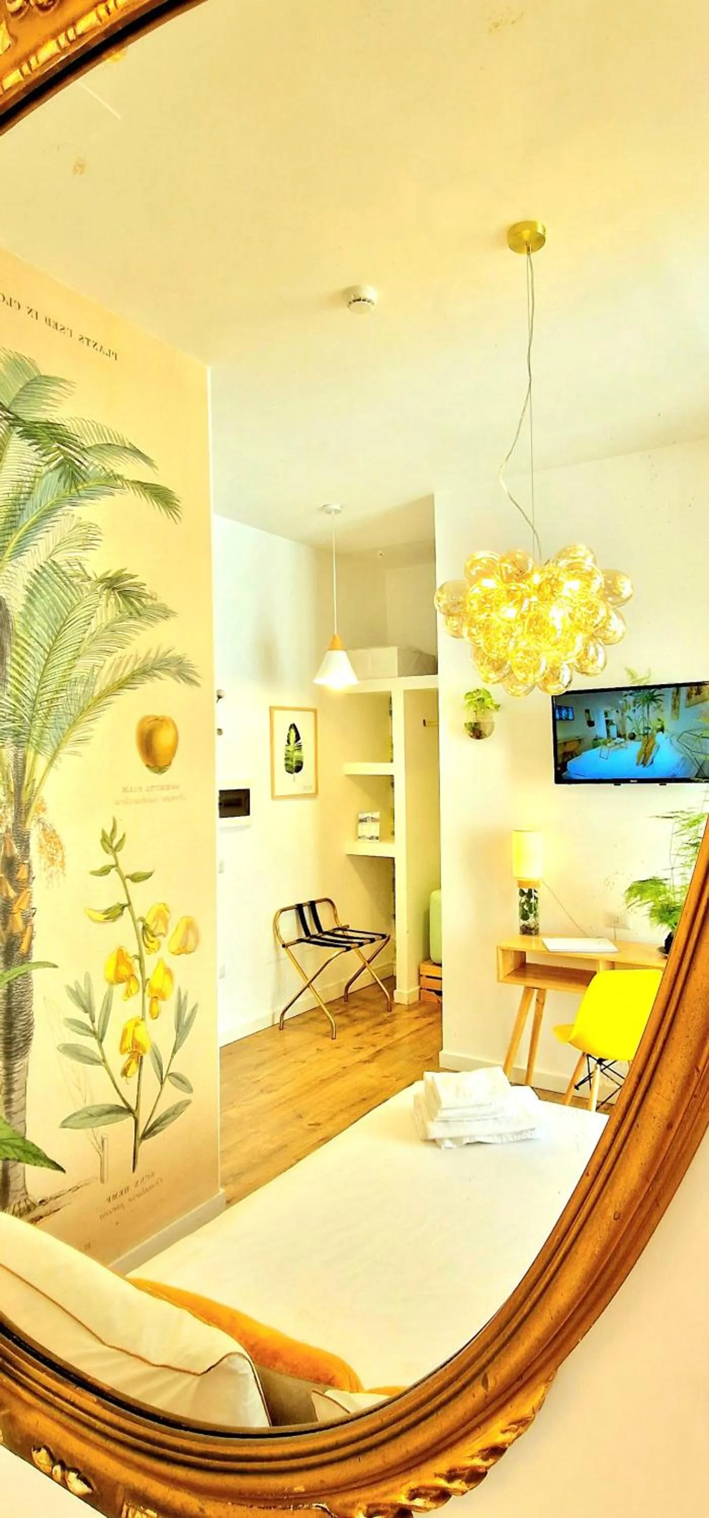 Bed in Napoli Tree - Lungomare