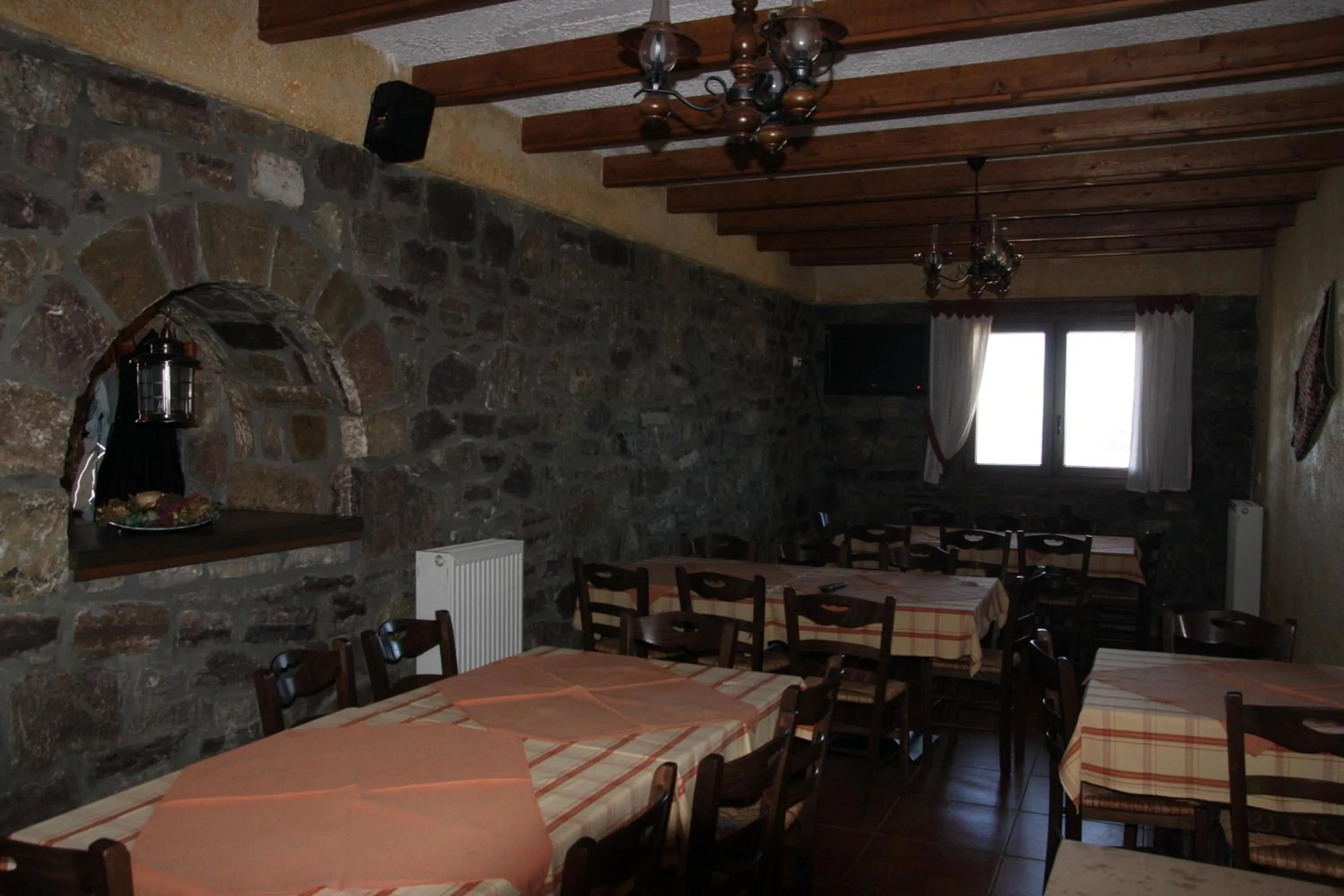 Restaurant/places to eat in Faris Hotel