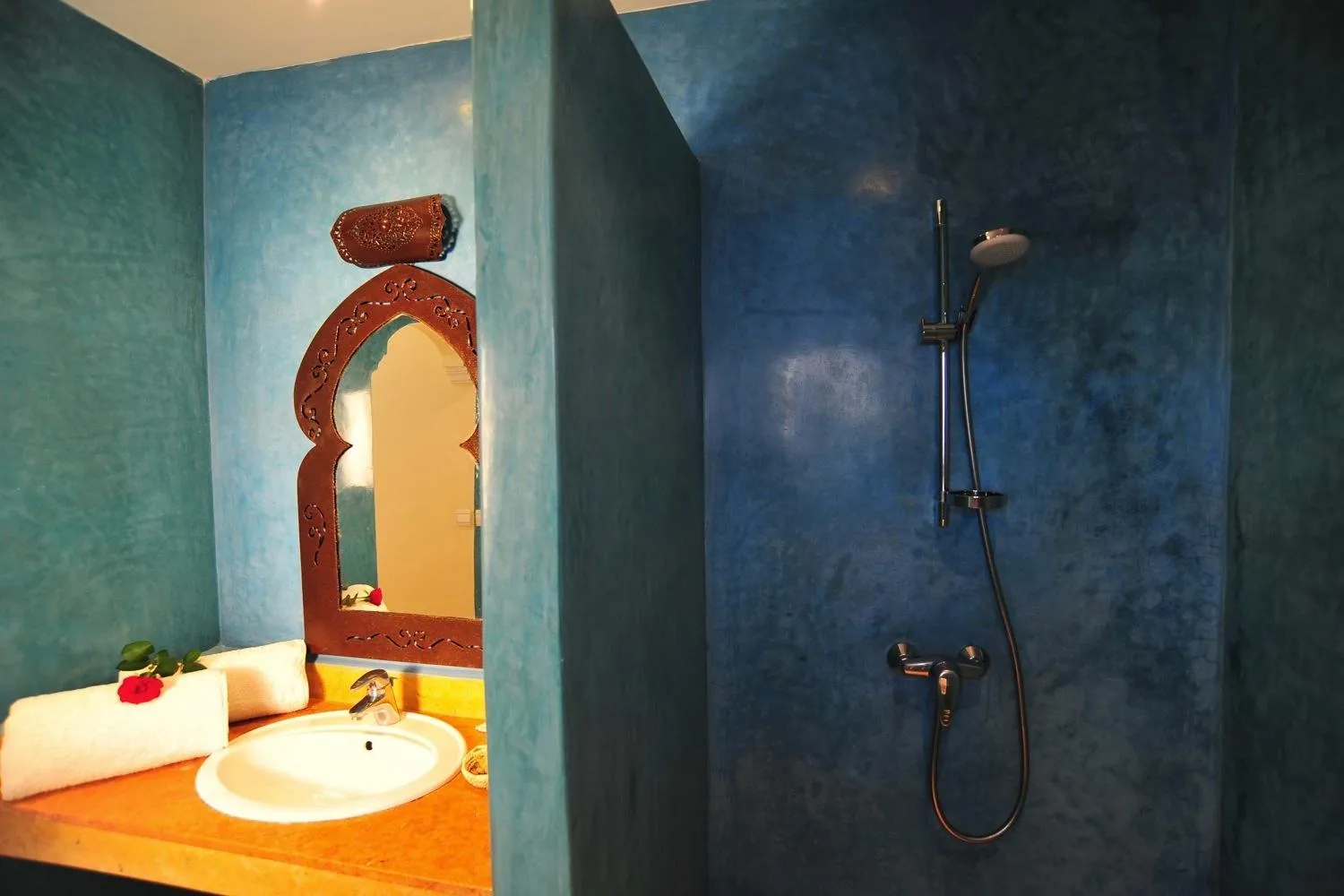 Bathroom in Riad Dar L'Oussia & SPA