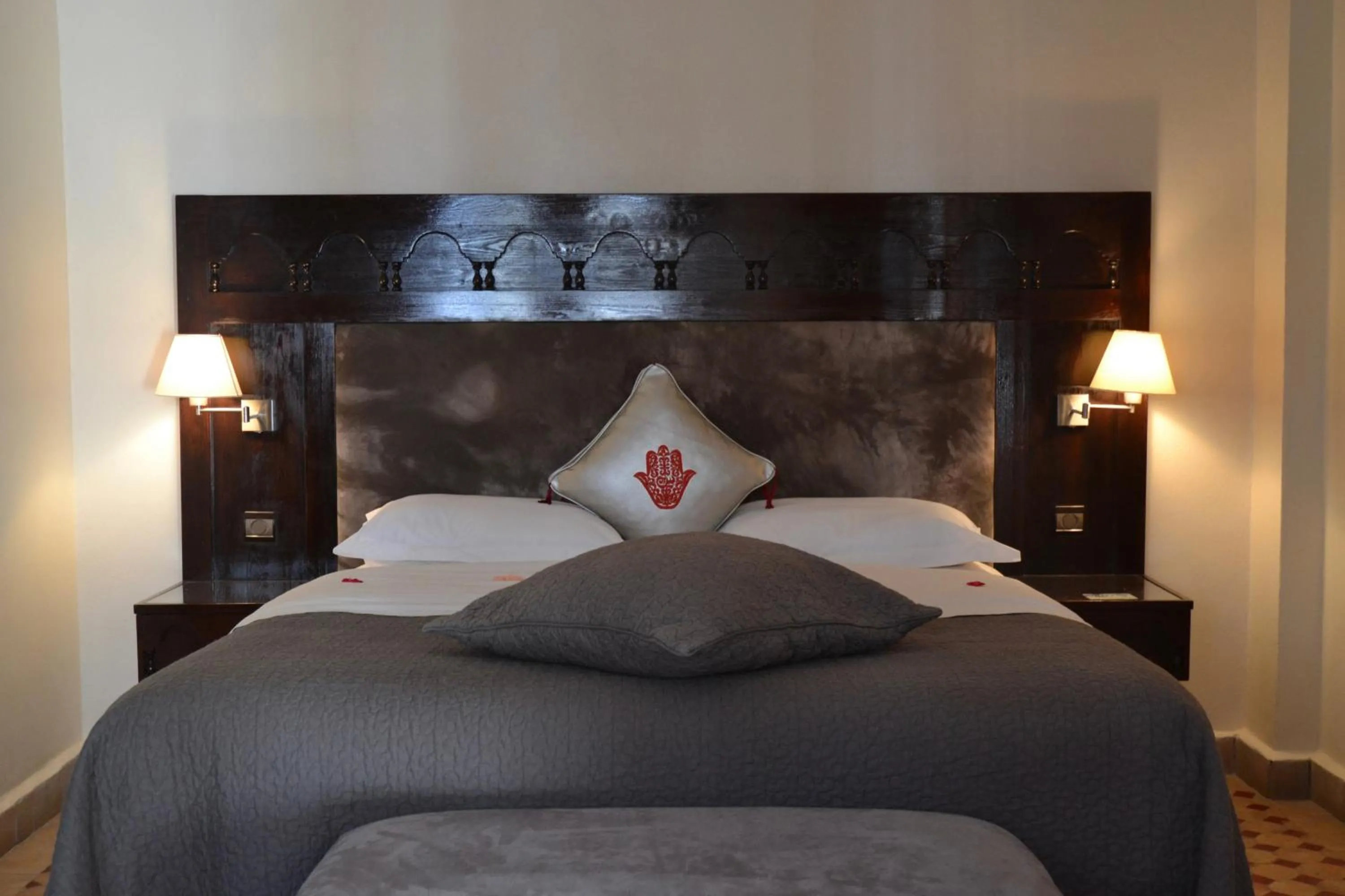 Bed in Riad Dar L'Oussia & SPA