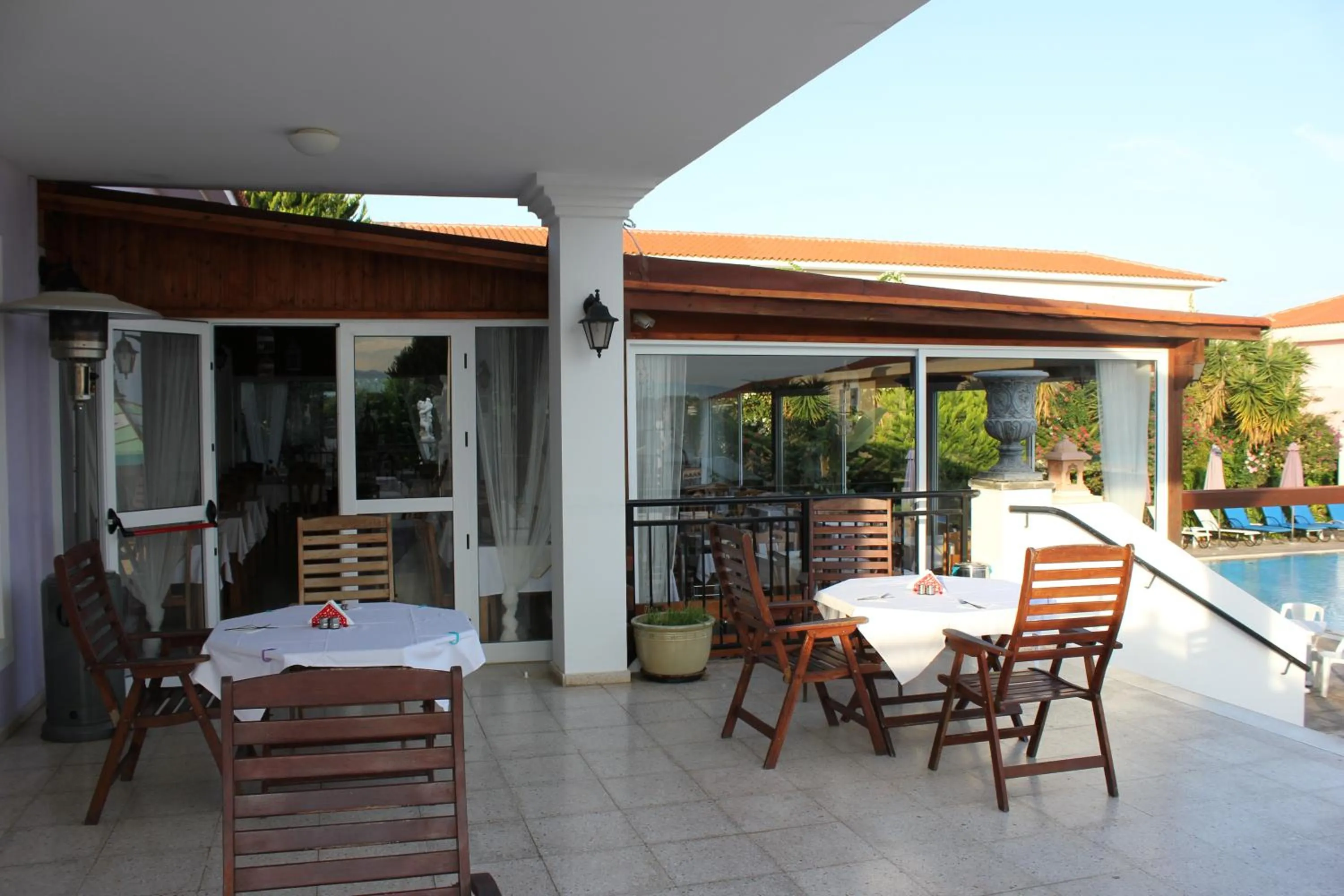 Restaurant/places to eat in Akamanthea Holiday Village