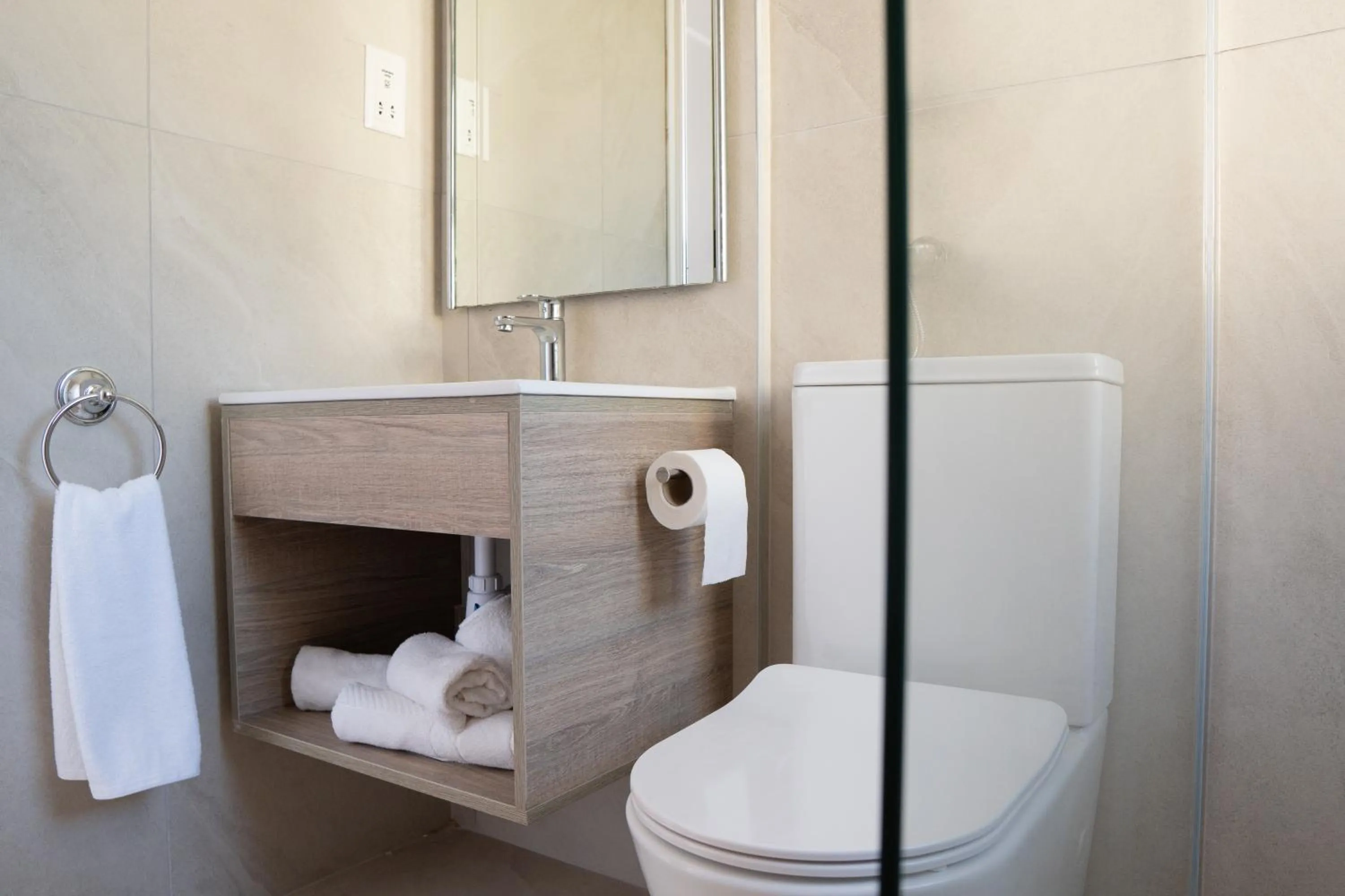 Bathroom in Akamanthea Holiday Village