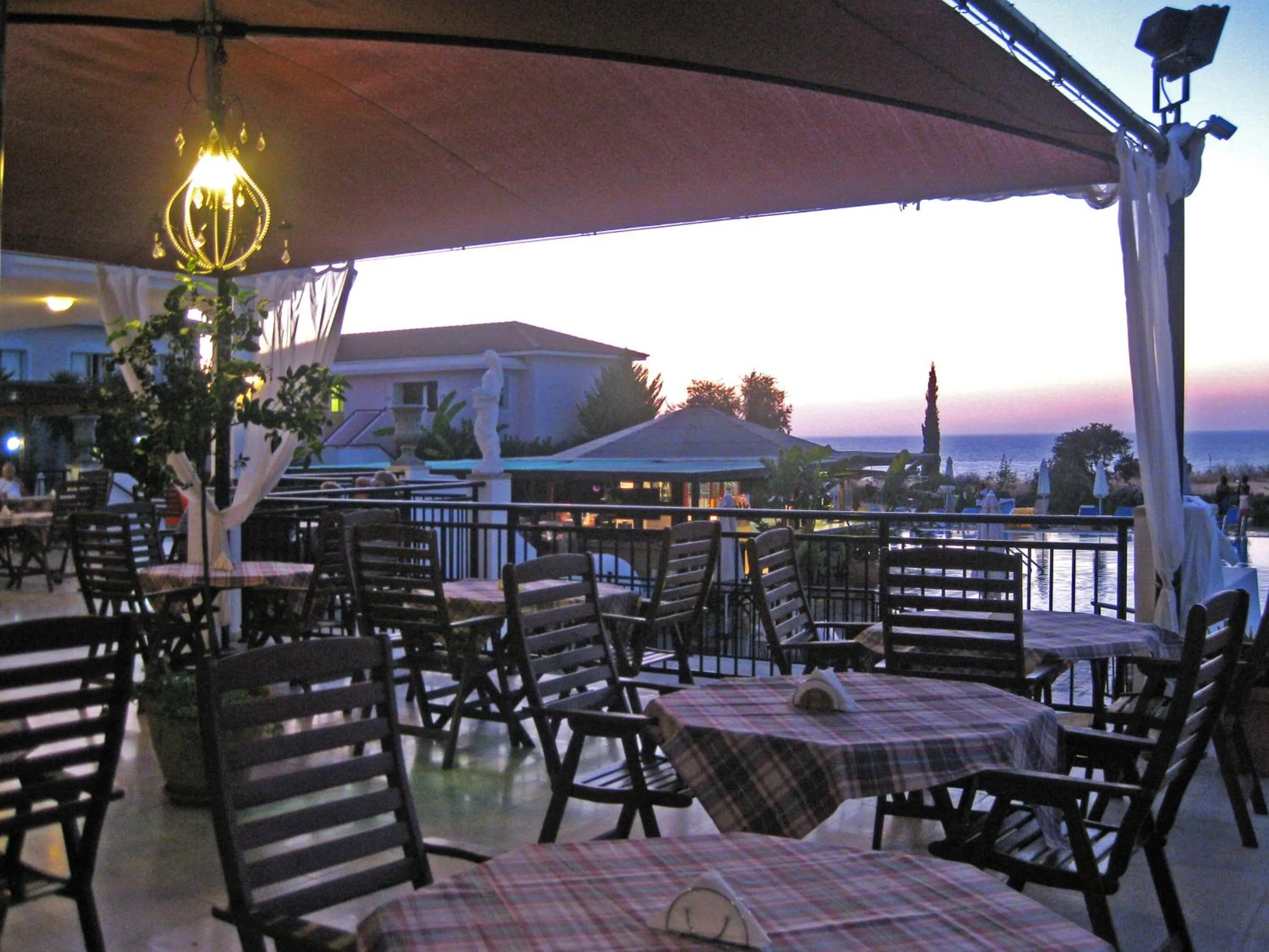 Restaurant/places to eat in Akamanthea Holiday Village