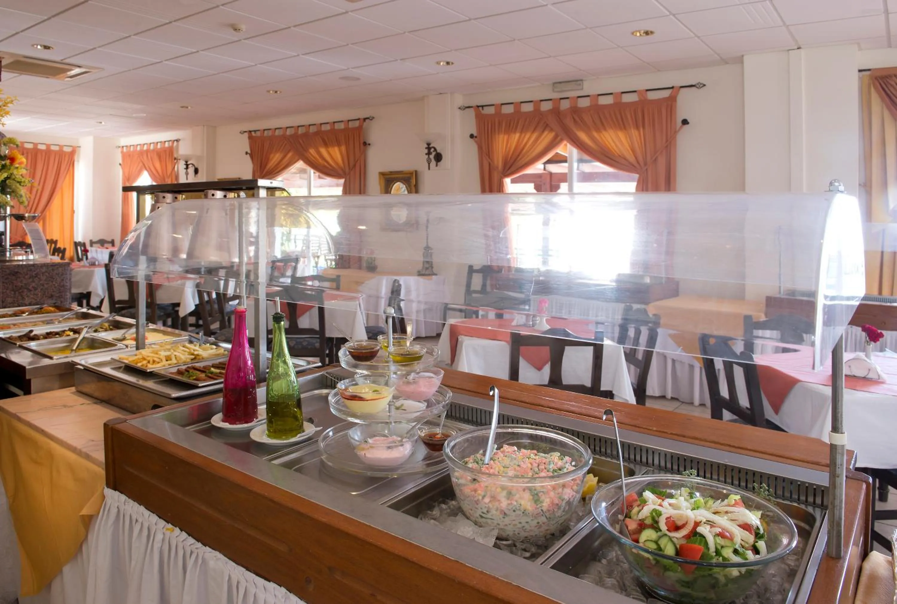 Restaurant/places to eat in Akamanthea Holiday Village