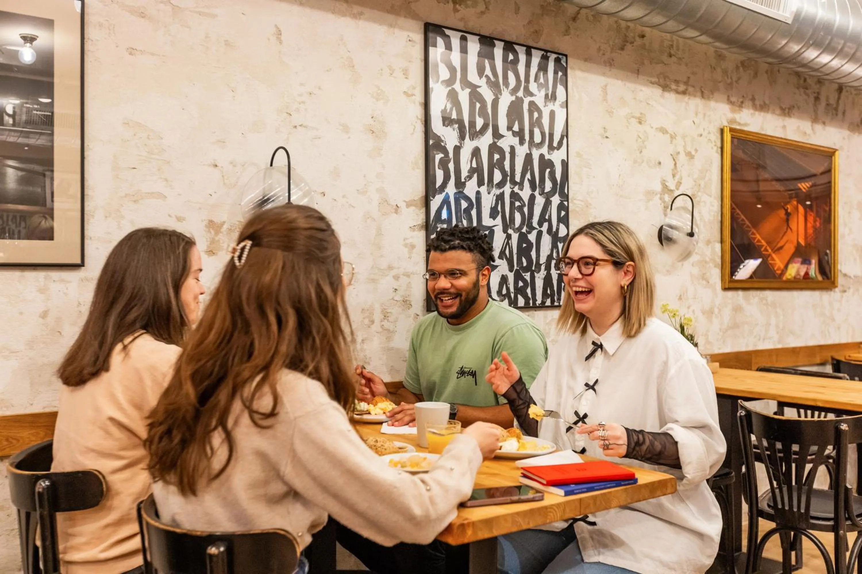 Breakfast in MEININGER Hotel Berlin Mitte