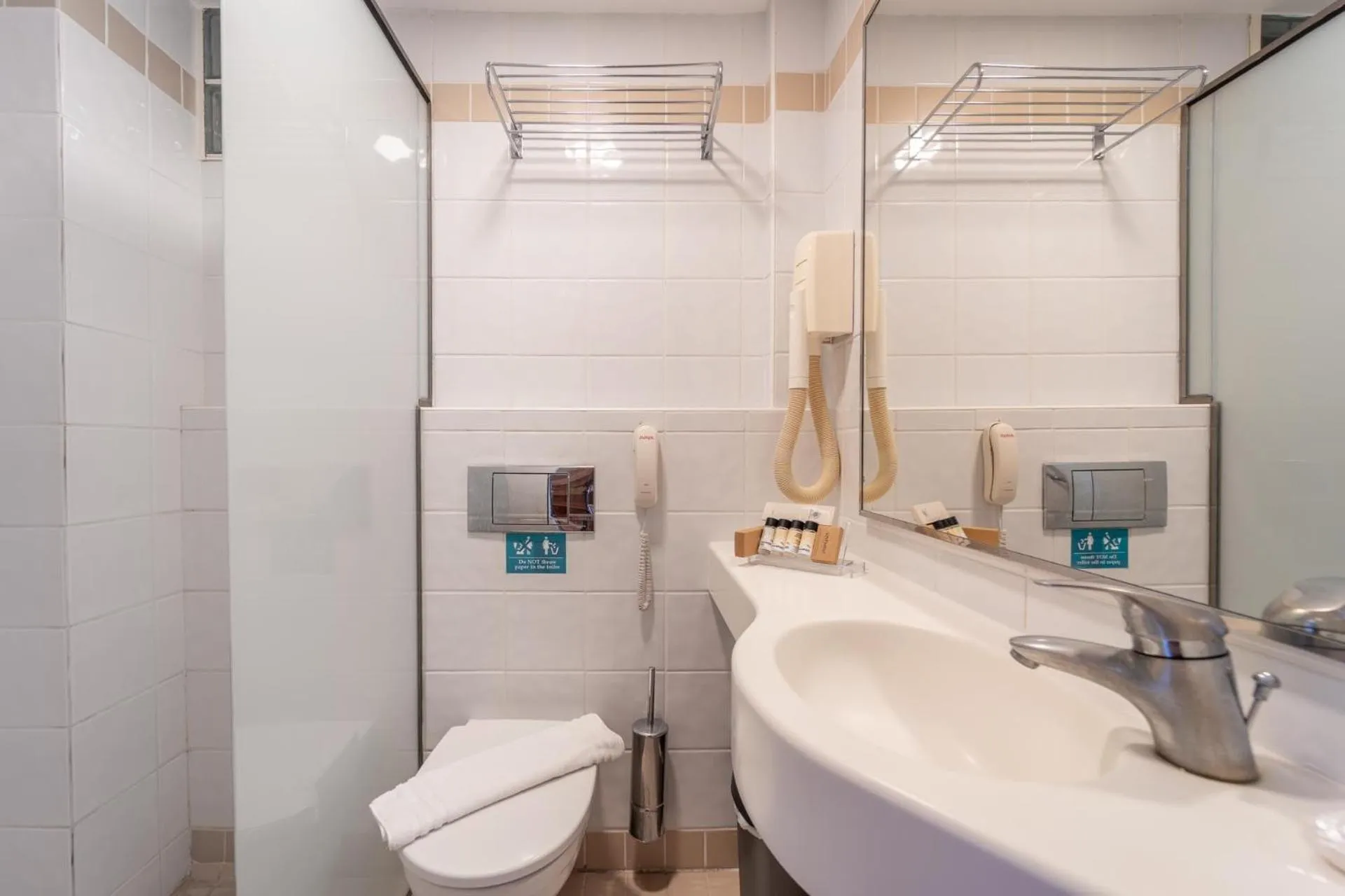 Toilet in Arte Hotel