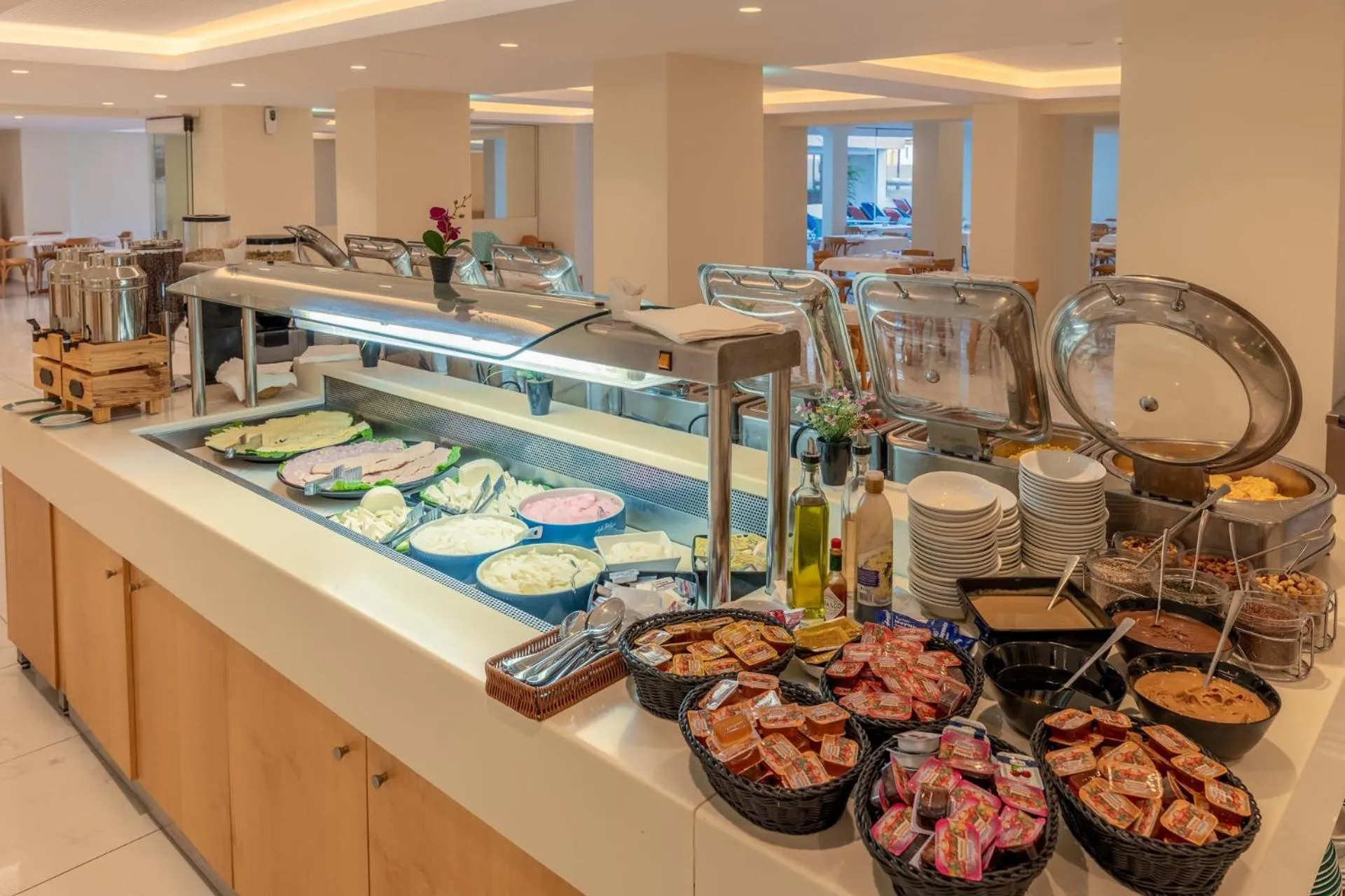 Restaurant/places to eat in Arte Hotel