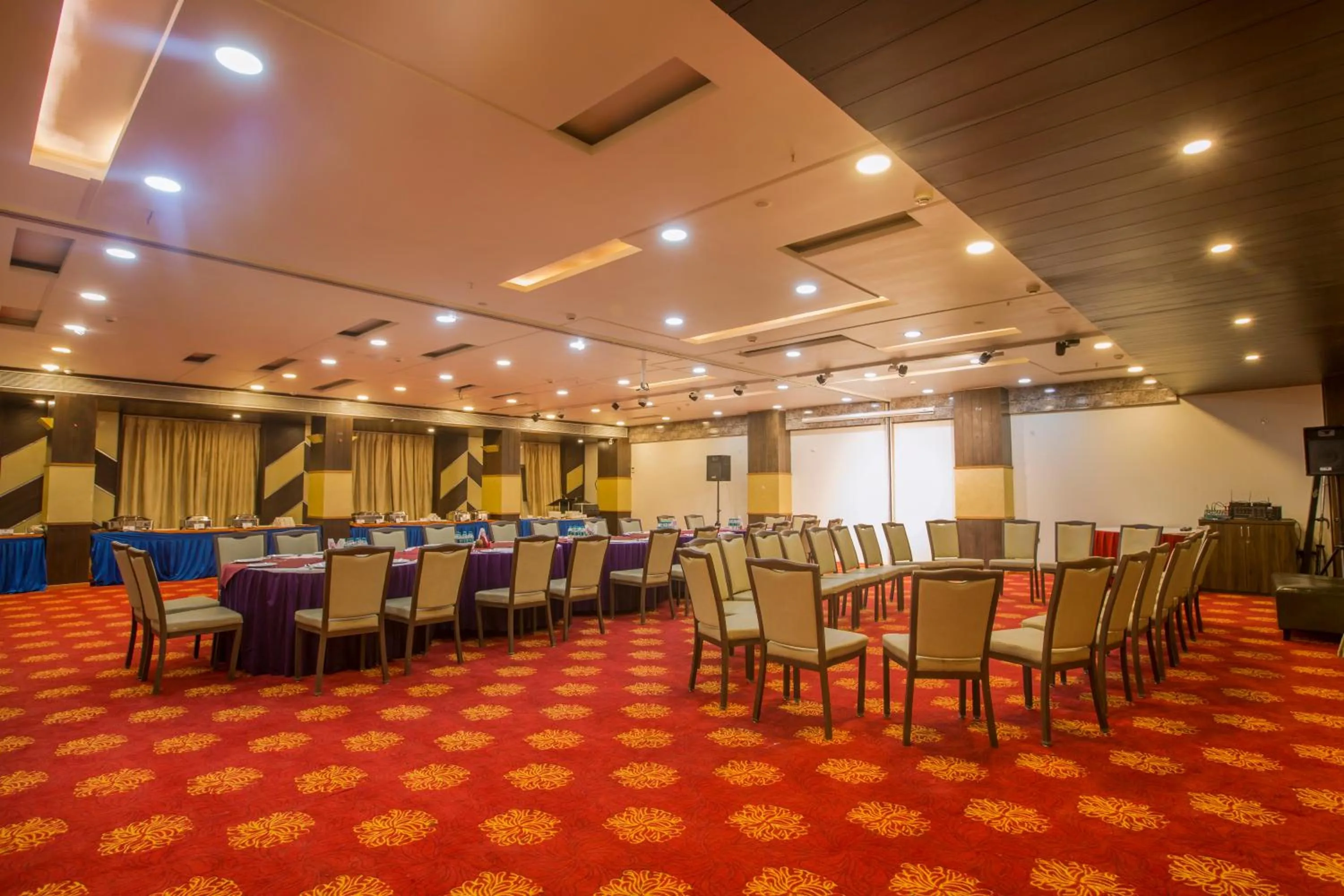 Banquet/Function facilities in Hotel Shubh Inn