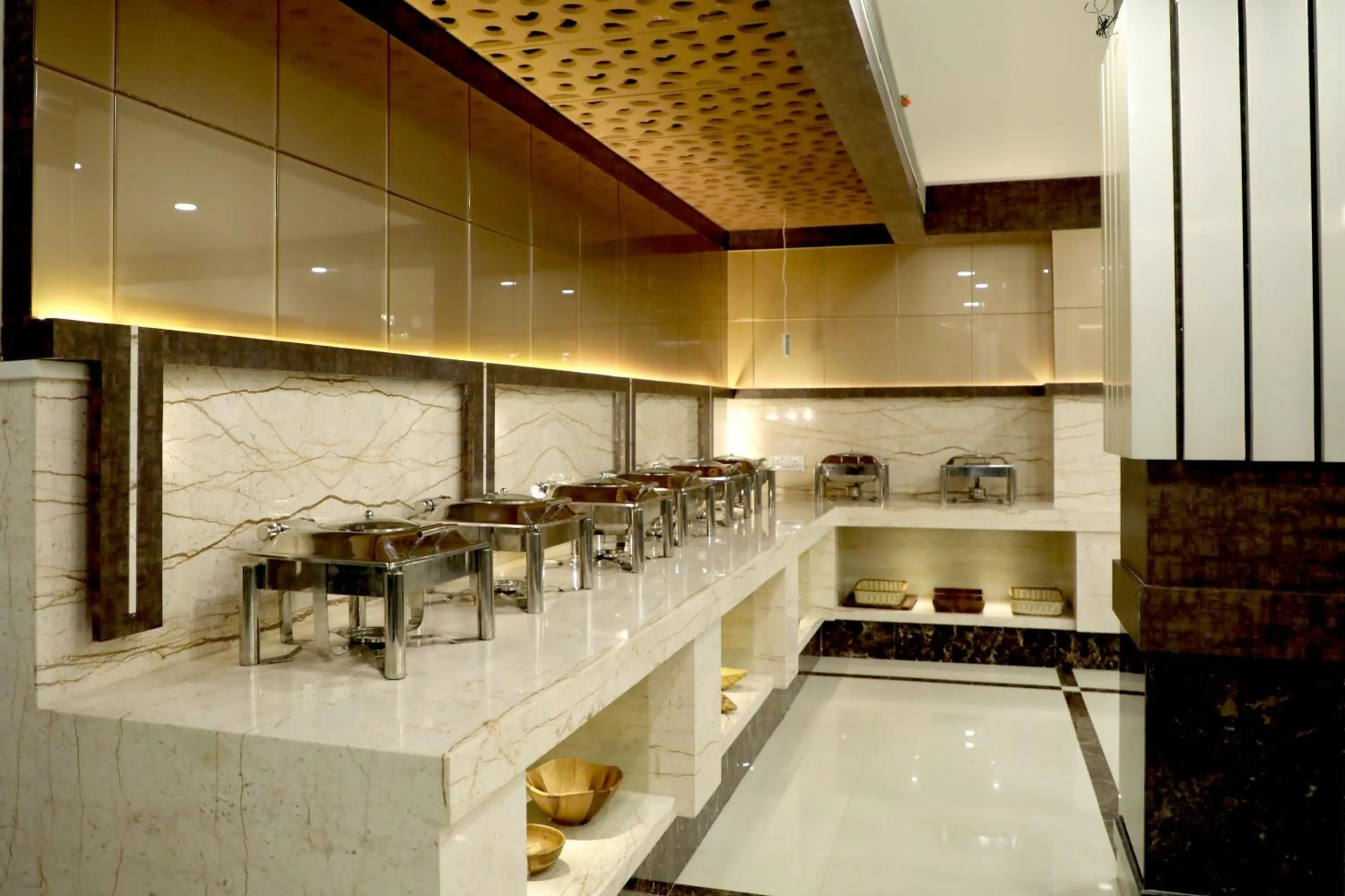 Breakfast in Hotel Shubh Inn