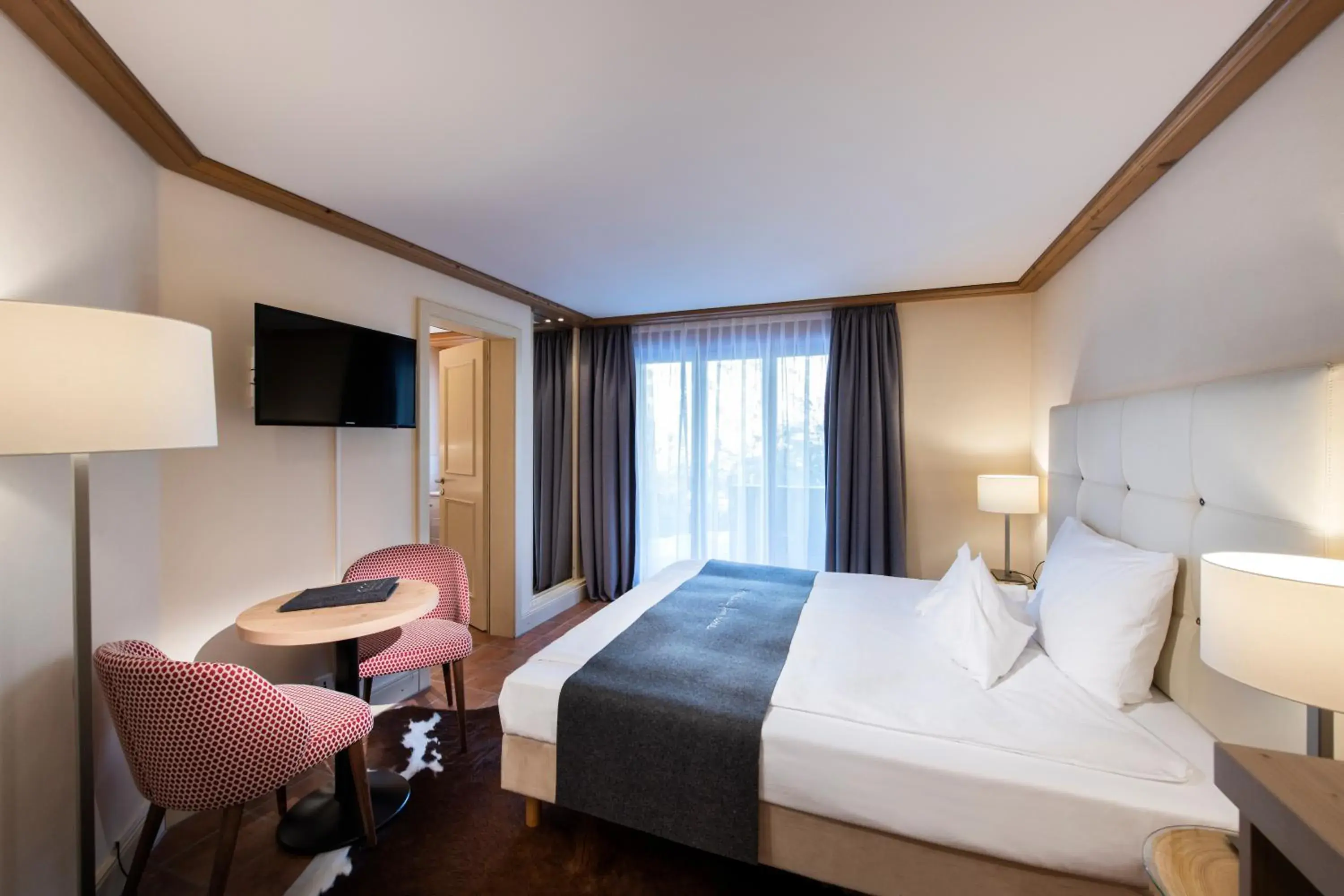 Double Room Chalet Golfino - single occupancy in GOLFHOTEL Les Hauts de Gstaad & SPA Double Room Chalet Golfino - single occupancy in GOLFHOTEL Les Hauts de Gstaad & SPA