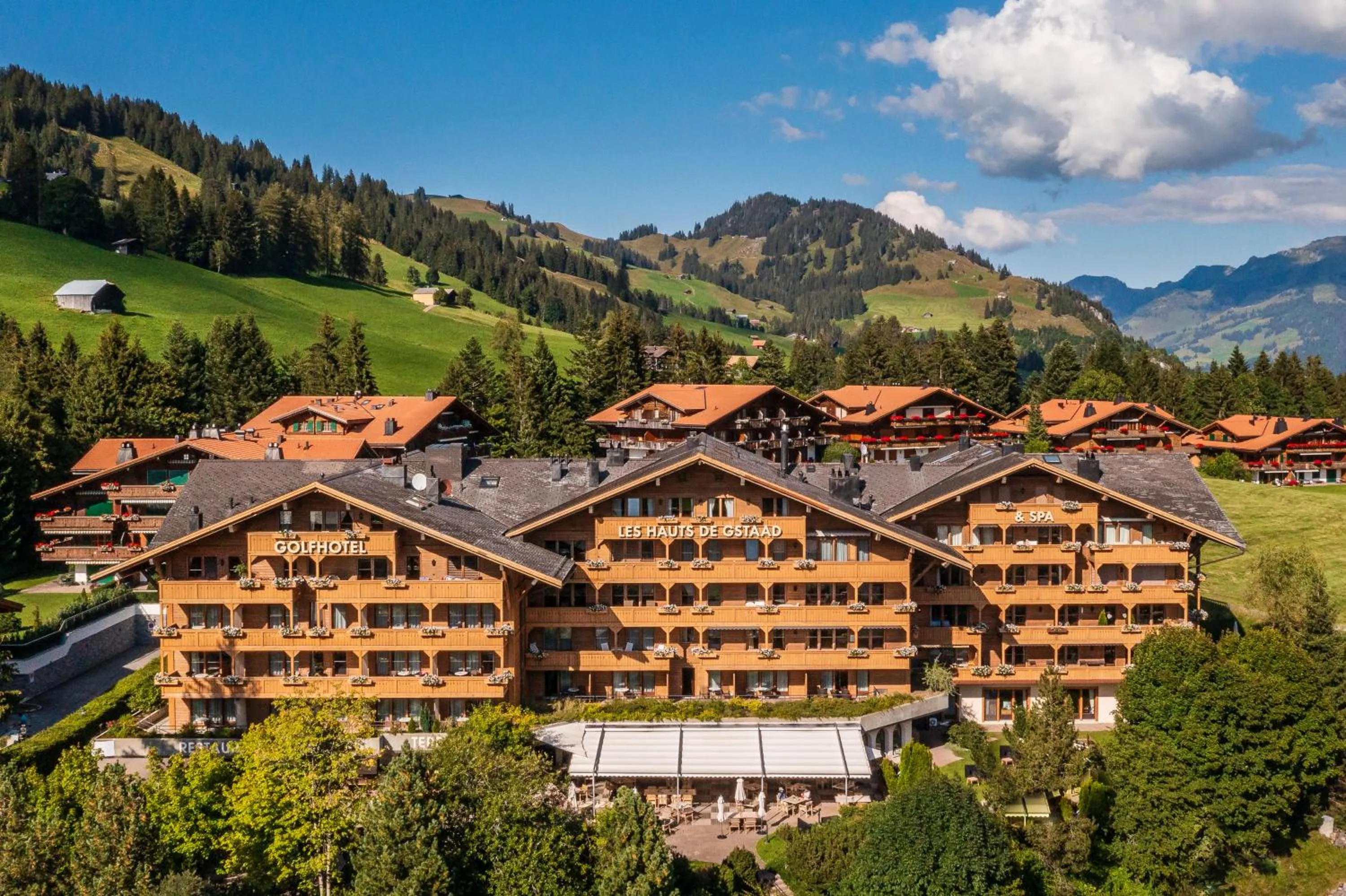 Property building in GOLFHOTEL Les Hauts de Gstaad & SPA