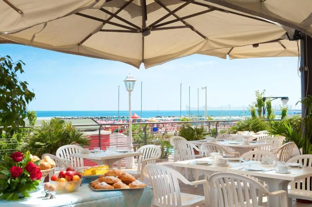 Patio in Hotel Nord Est