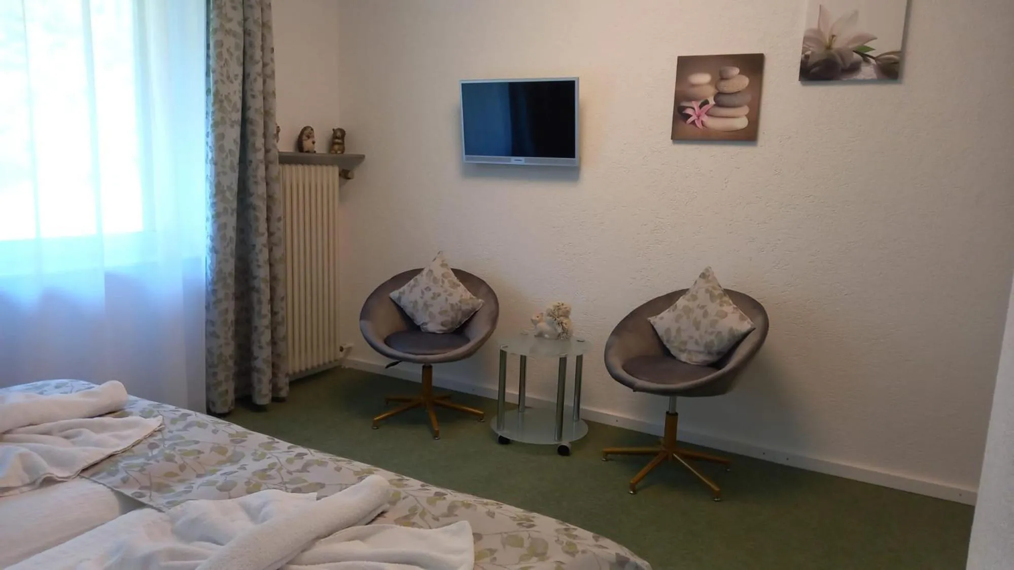 Seating area, Bed in Waldpension Pfeiferhaus