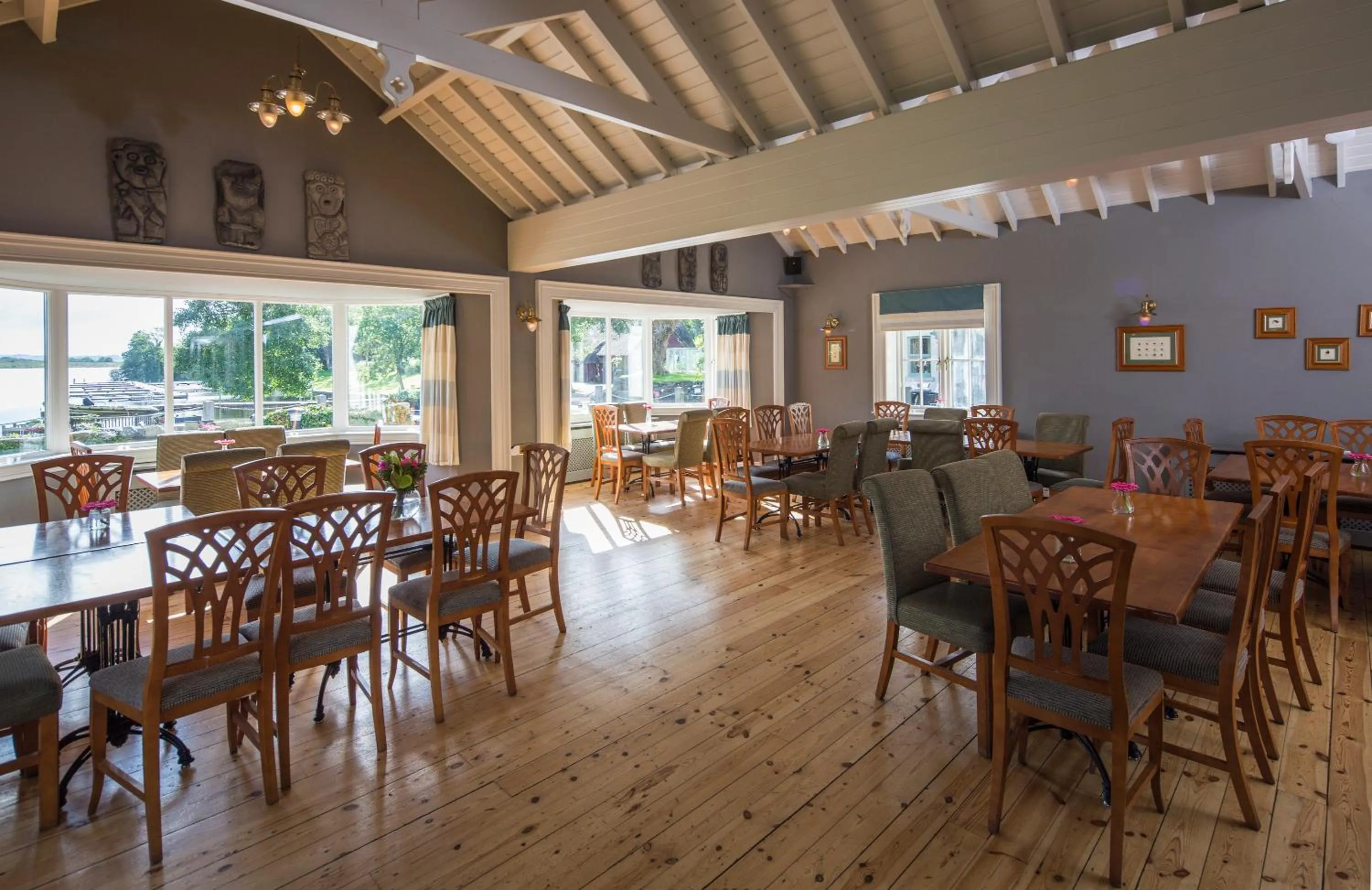 Restaurant/places to eat in Lusty Beg Island