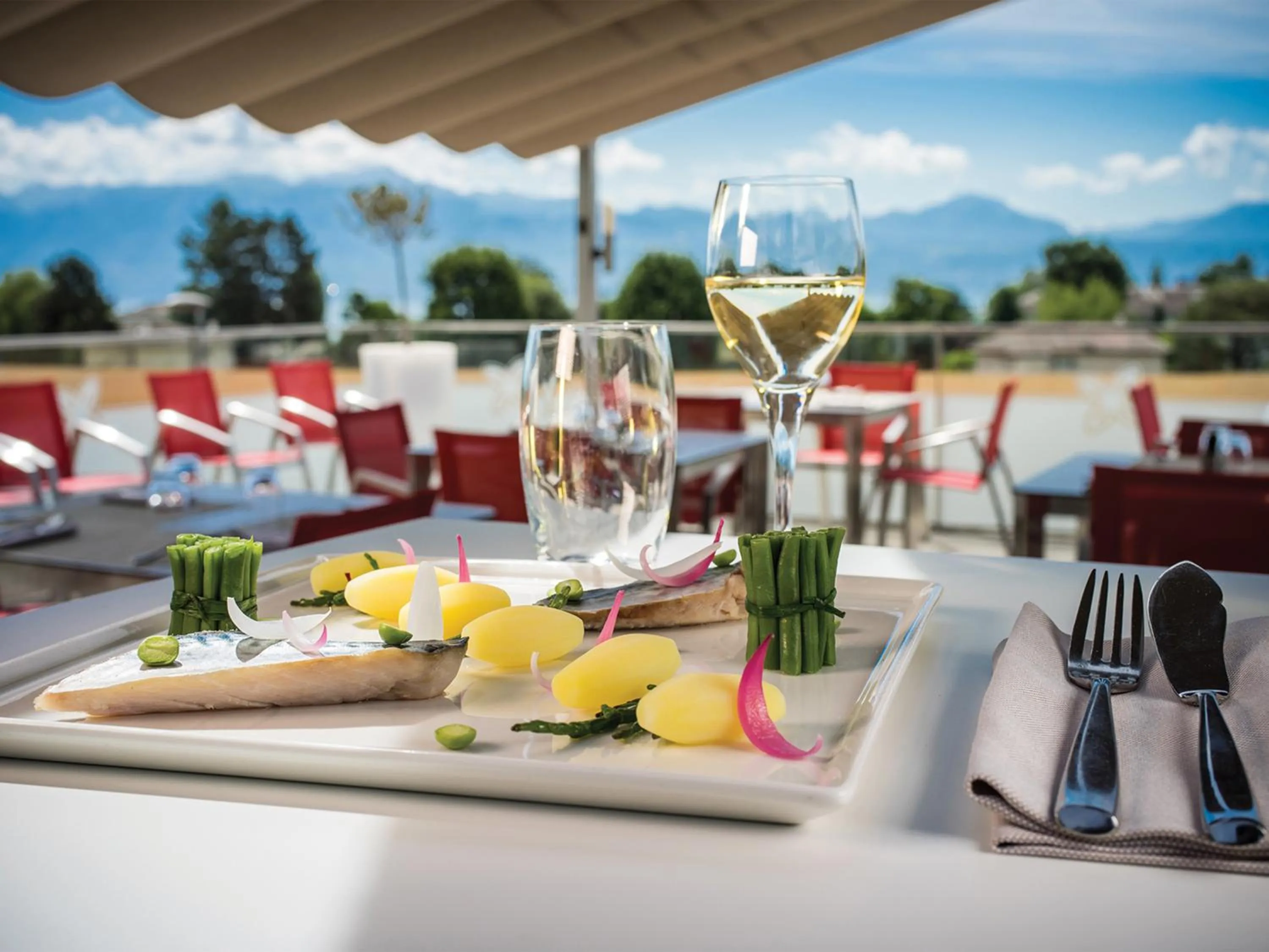 Restaurant/places to eat in Starling Hotel Lausanne