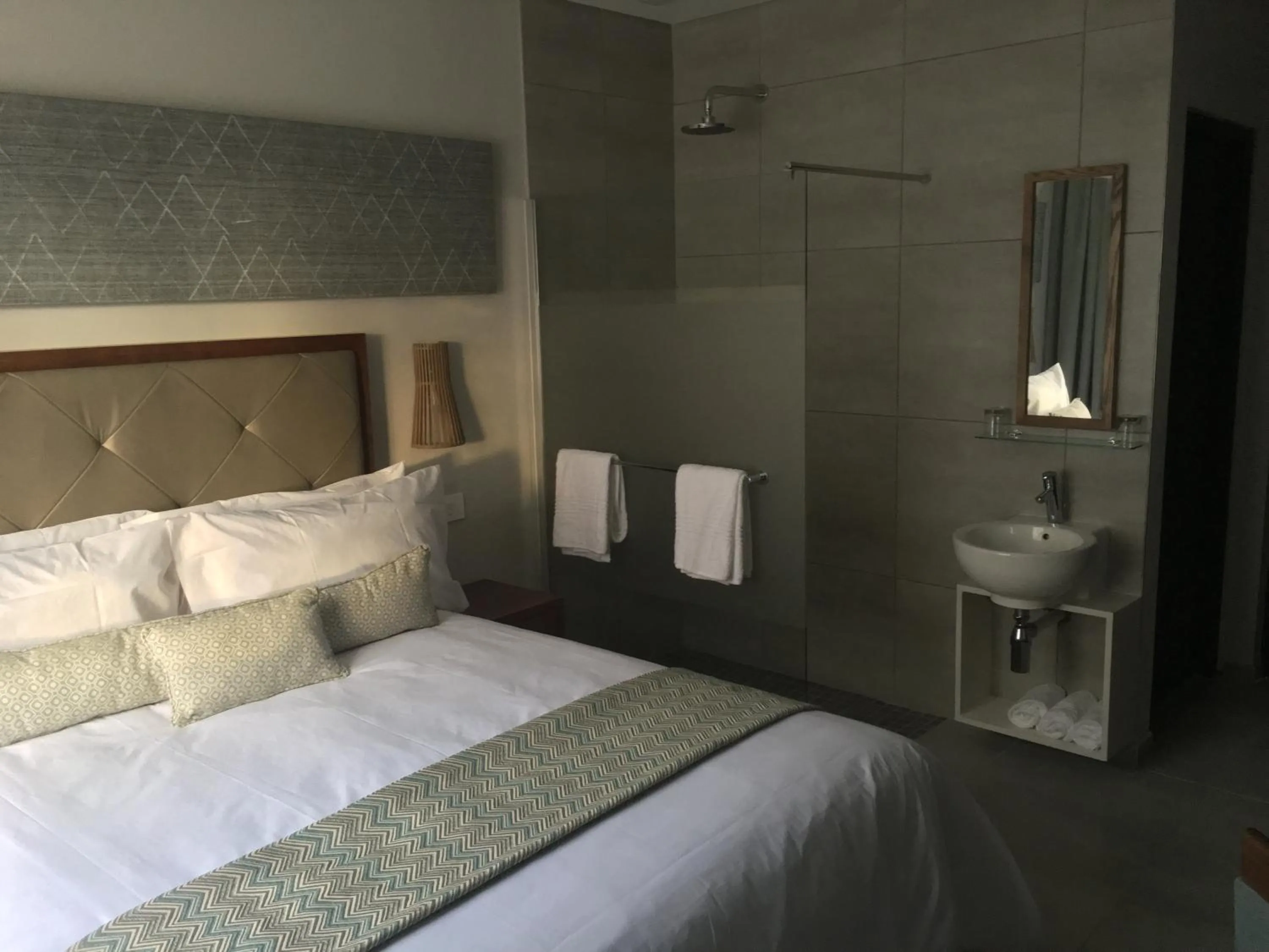 Shower, Bed in Cresta Maun Hotel