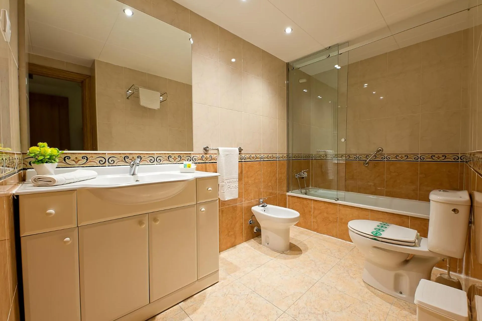 Bathroom in Pineda Park