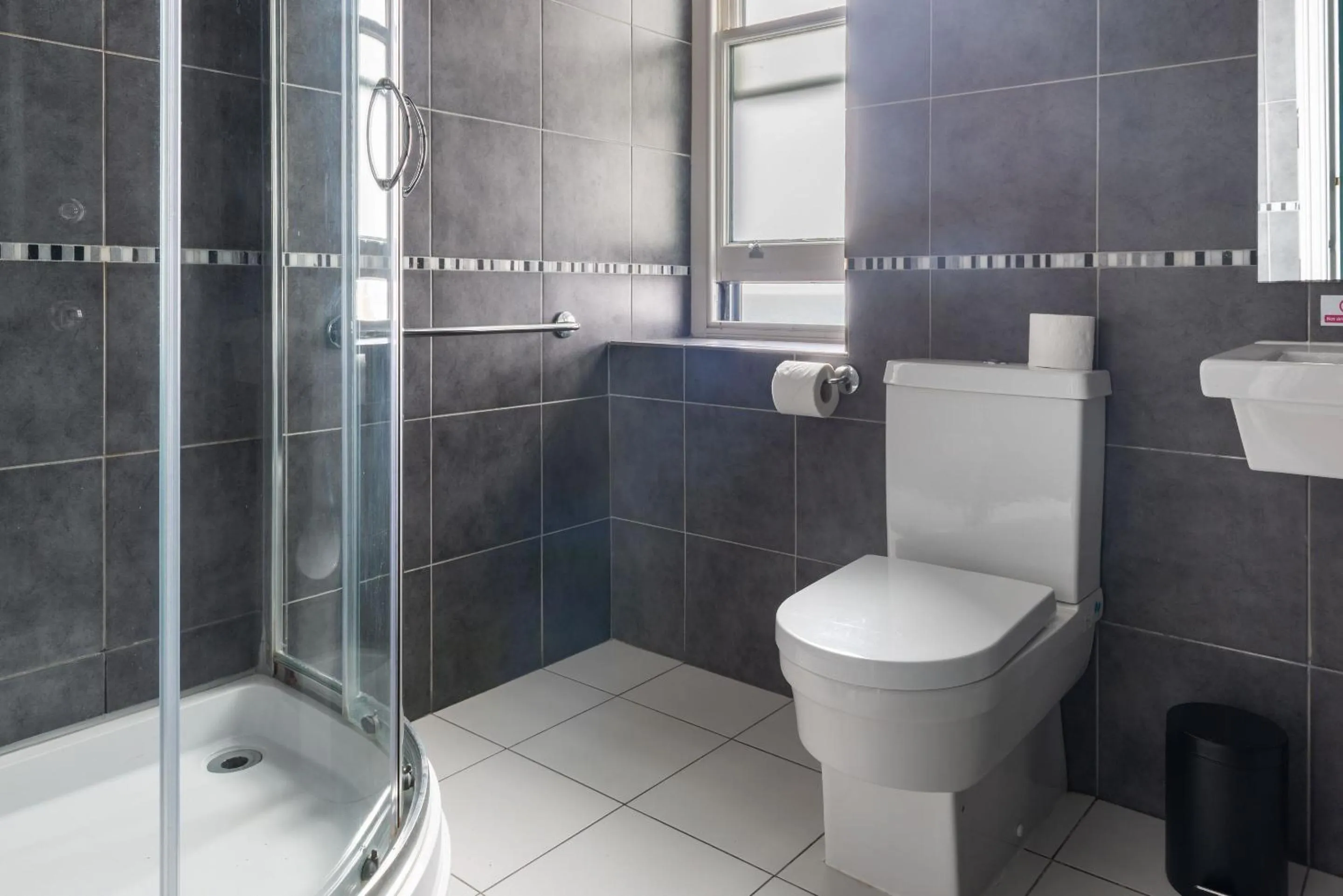 Shower in West Beach Hotel Brighton