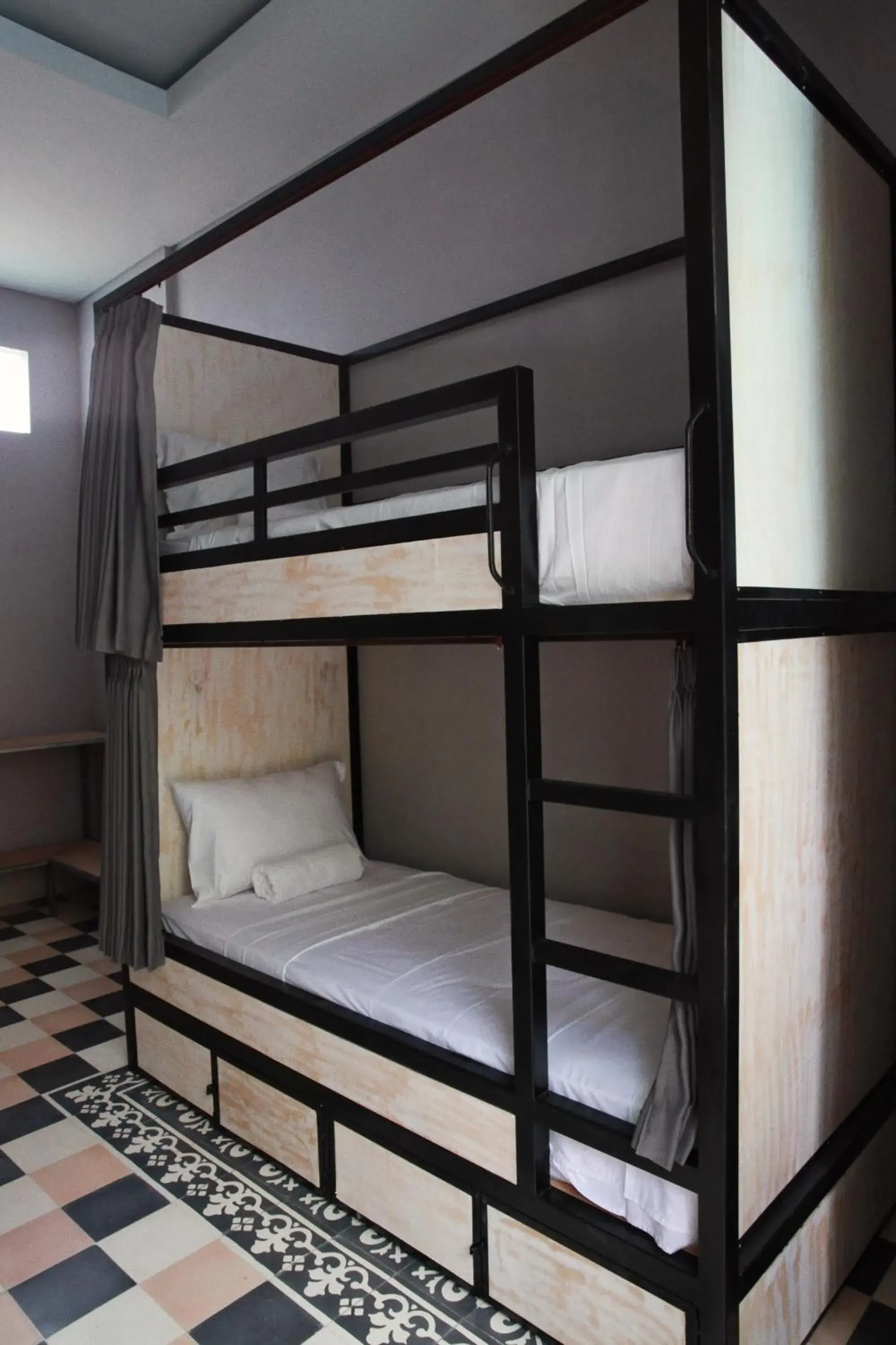 Bed in 4-Bed Female Dormitory Room in Mojosurf Camp Canggu Bed in 4-Bed Female Dormitory Room in Mojosurf Camp Canggu