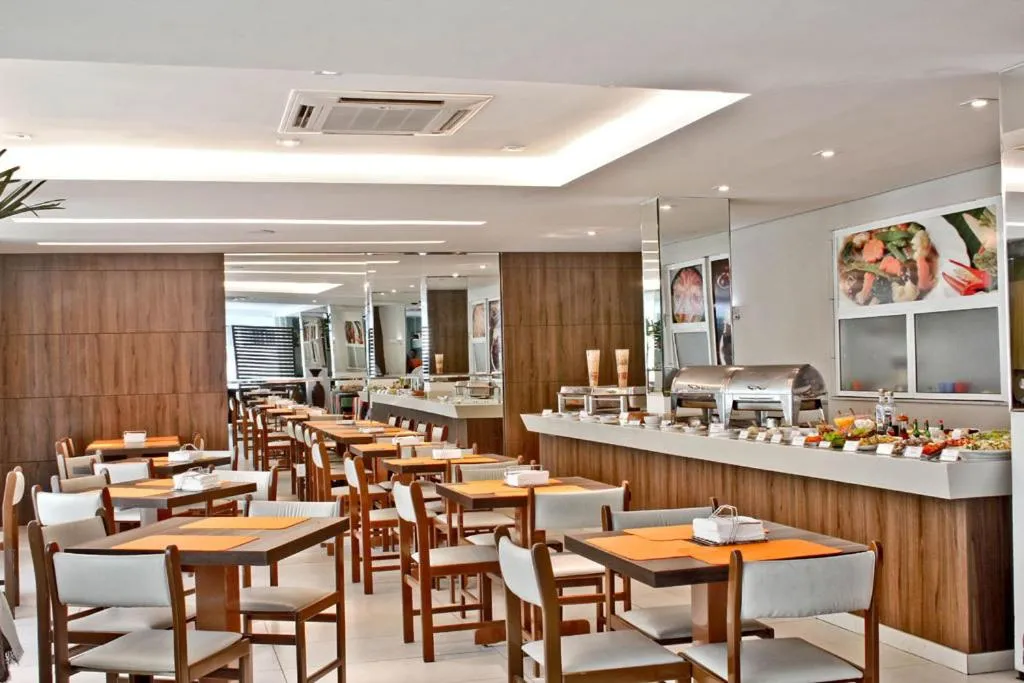 Restaurant/places to eat in Hotel Meridional