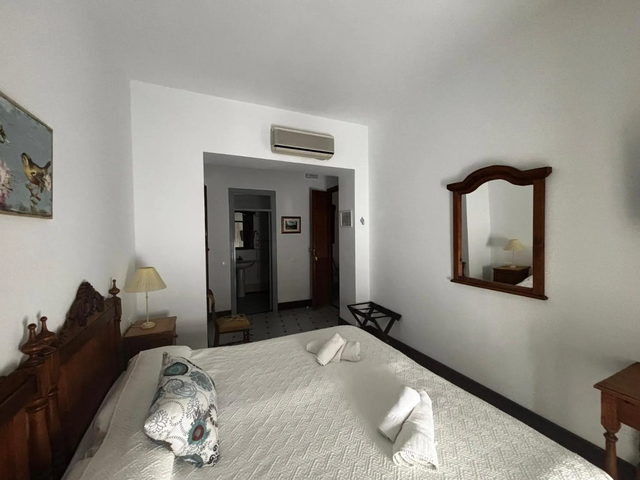 Bed in Hotel Entreolivos