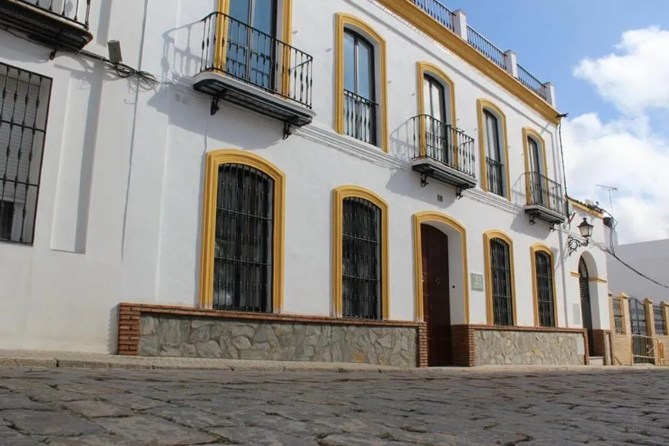 Facade/entrance in Hotel Entreolivos
