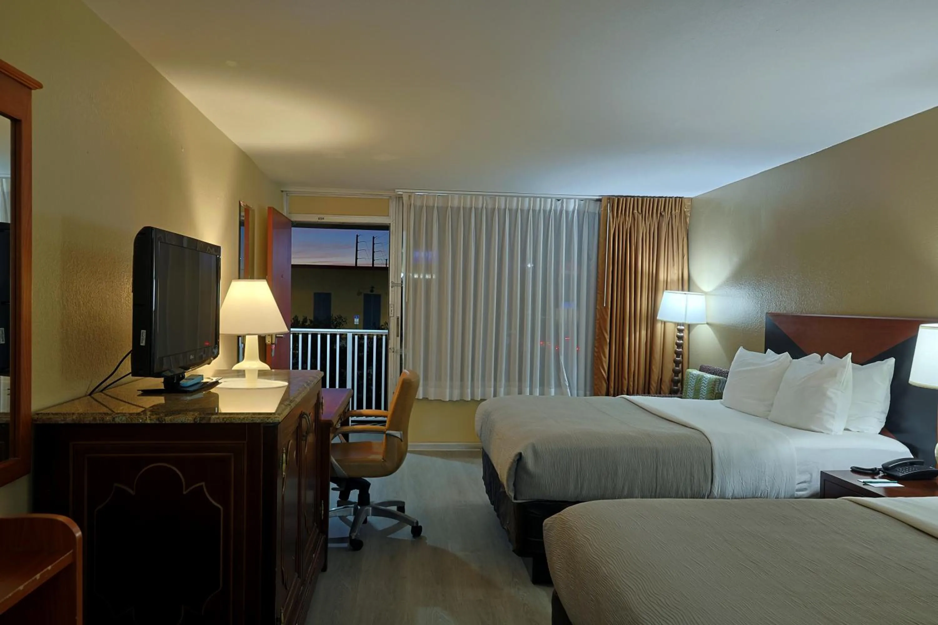 Bed in Quality Inn Kennedy Space Center