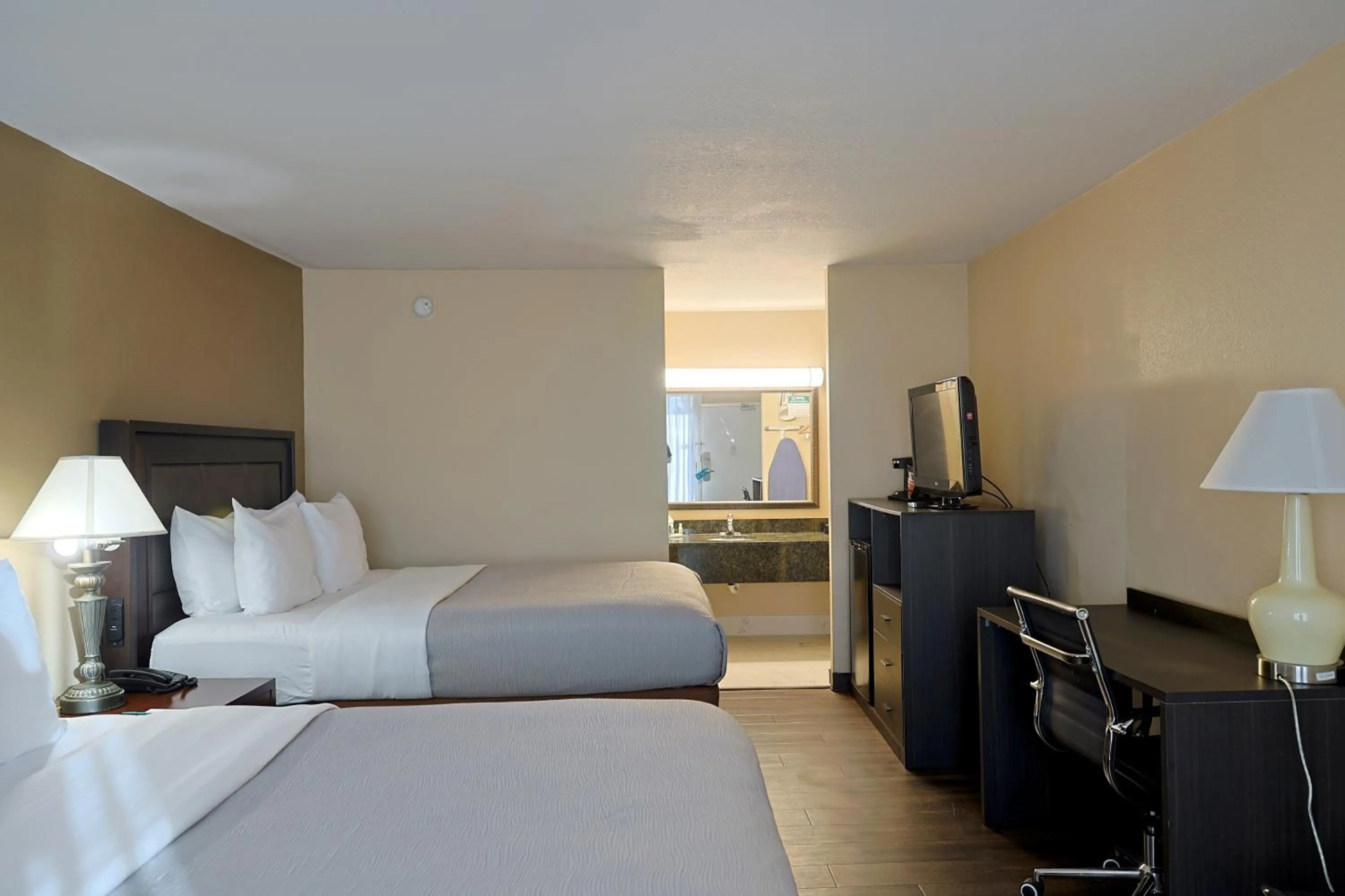 Bed in Quality Inn Kennedy Space Center