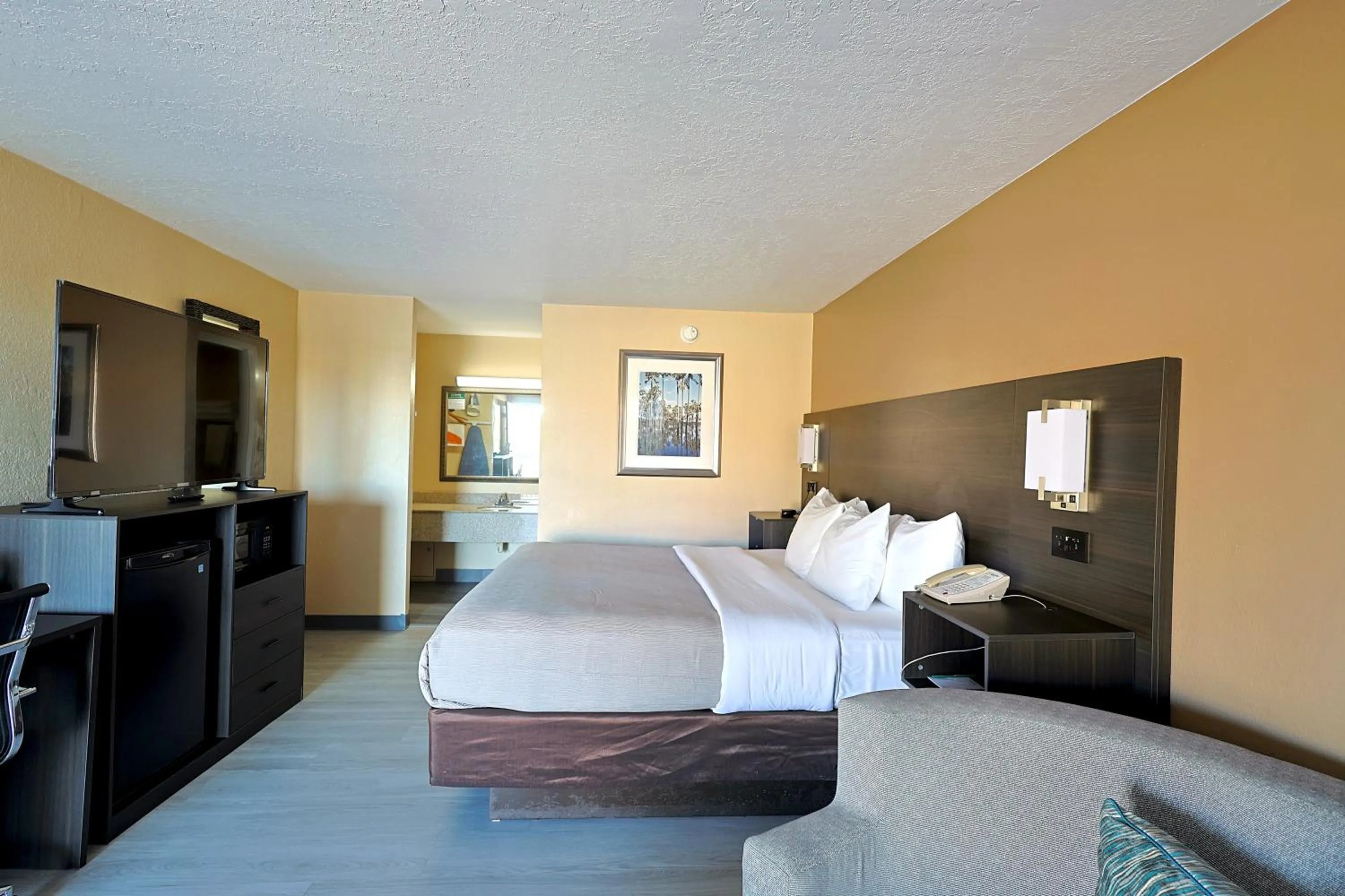 Bed in Quality Inn Kennedy Space Center