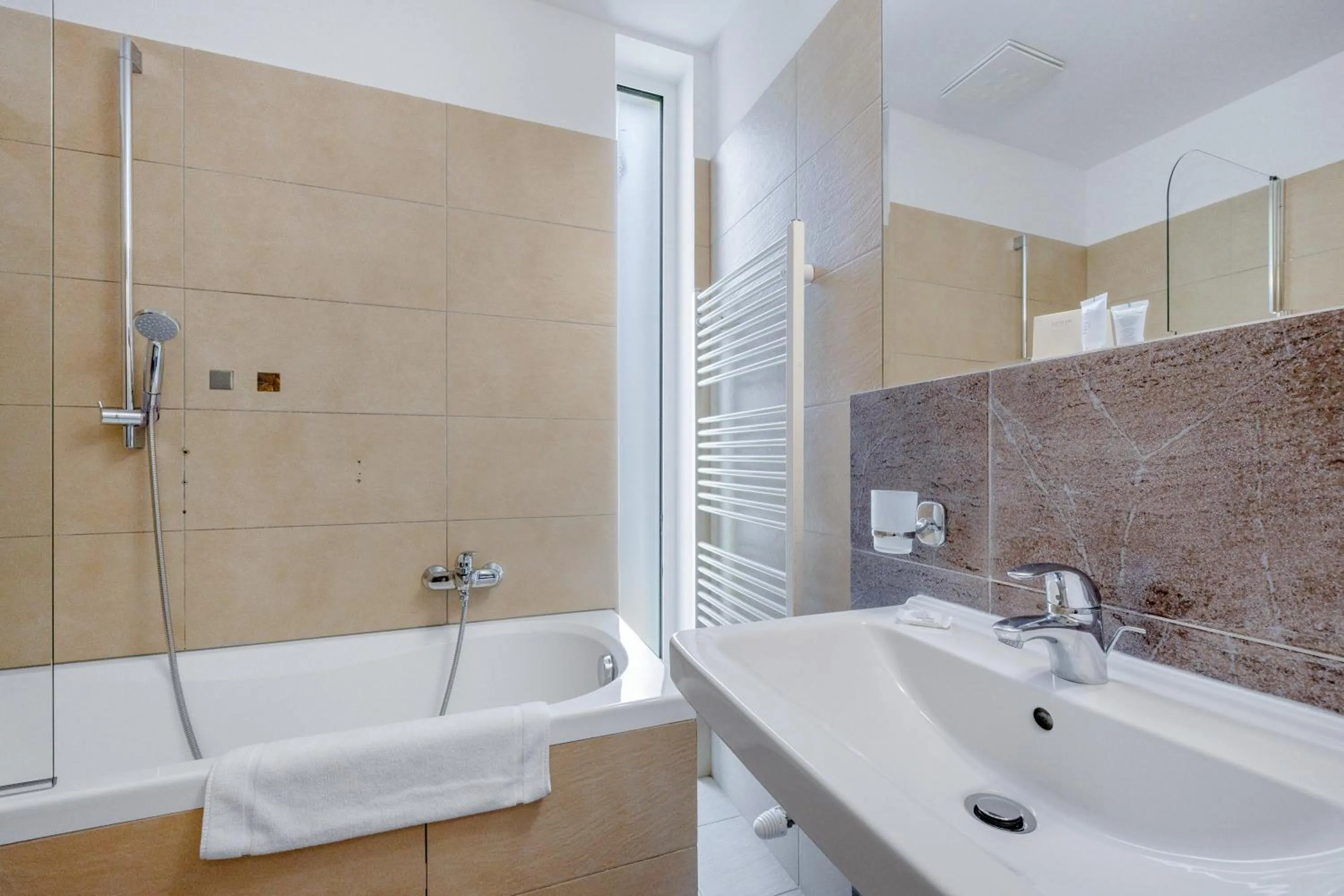 Bathroom in Hotel ANTARES