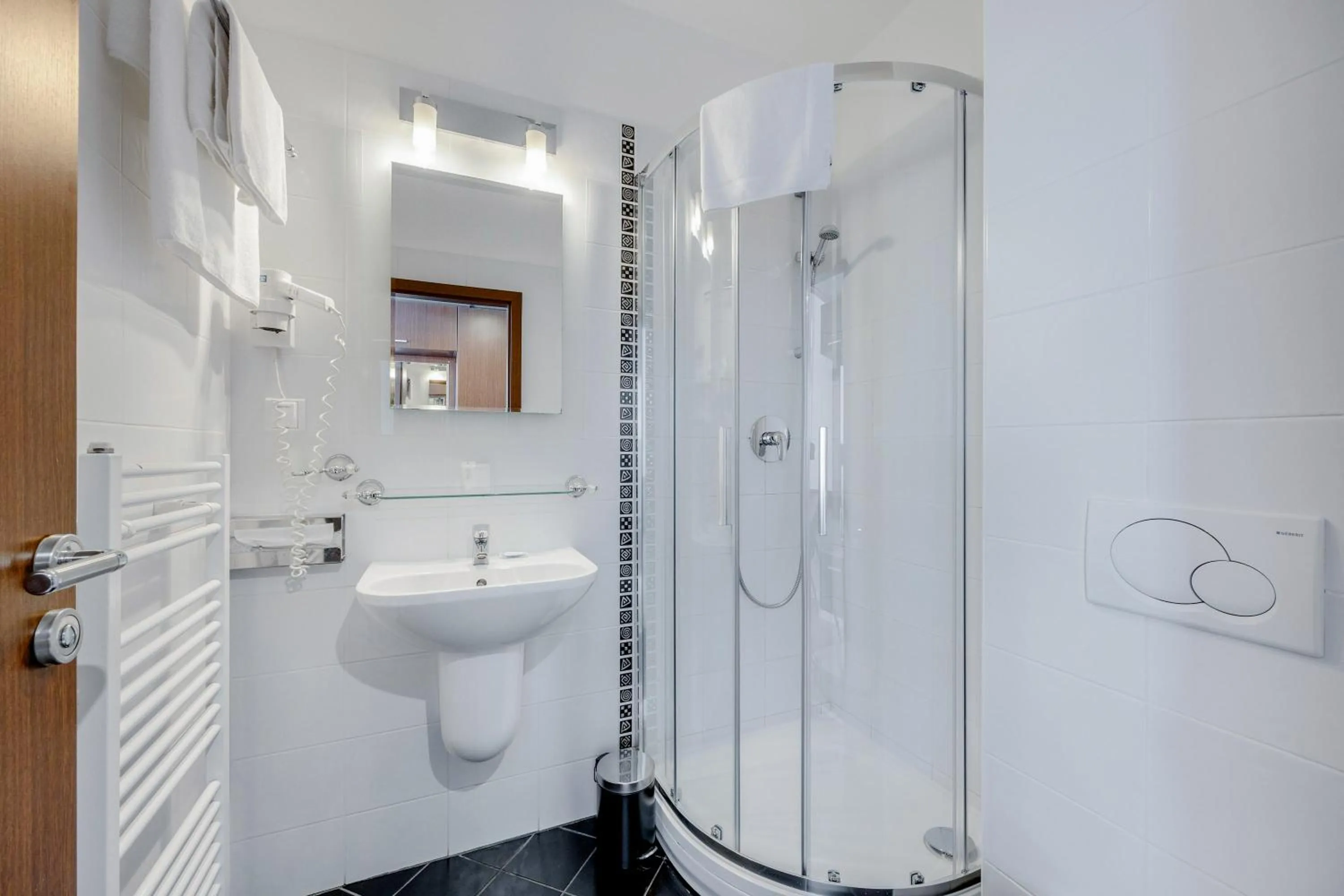 Shower in Hotel ANTARES