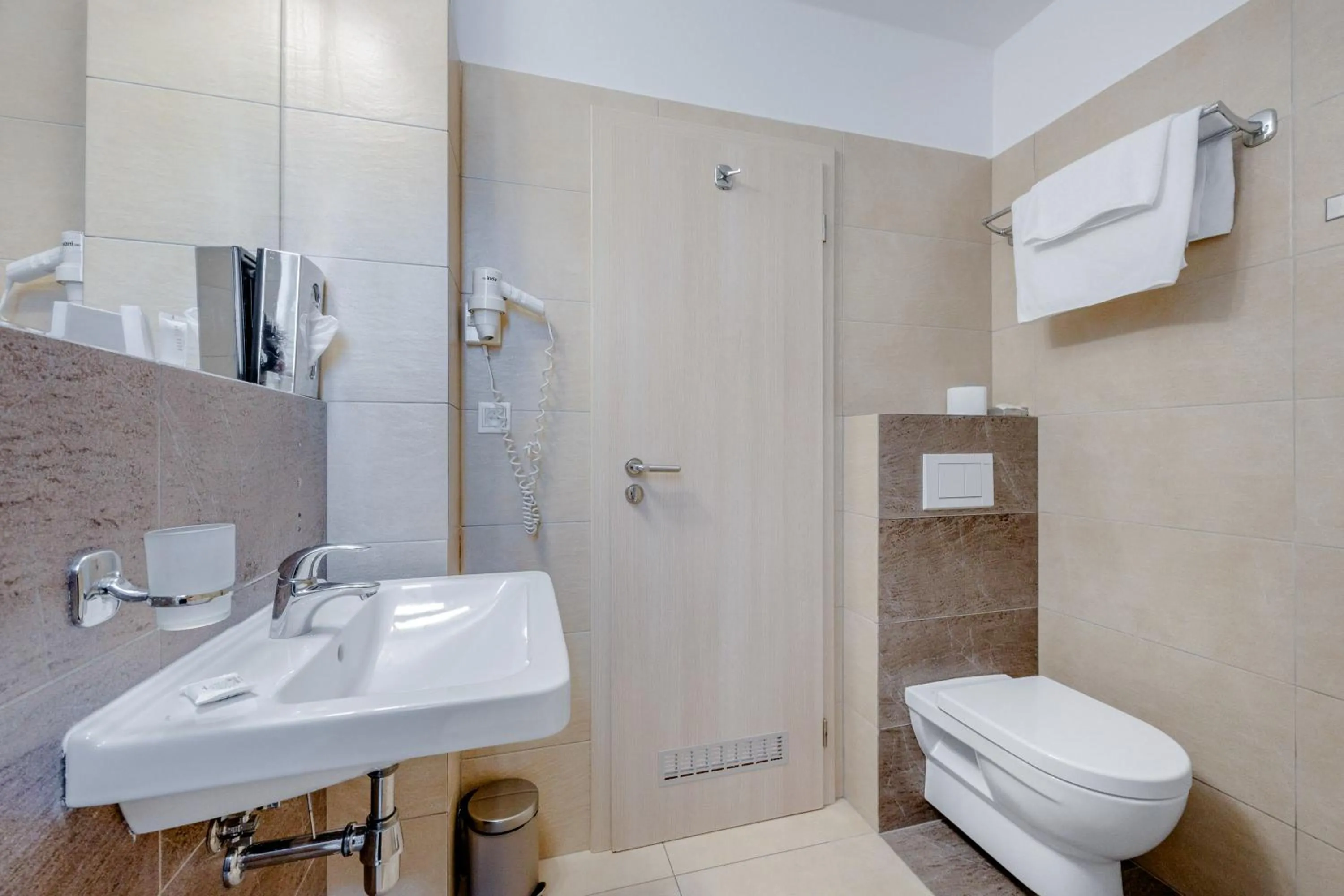 Toilet in Hotel ANTARES